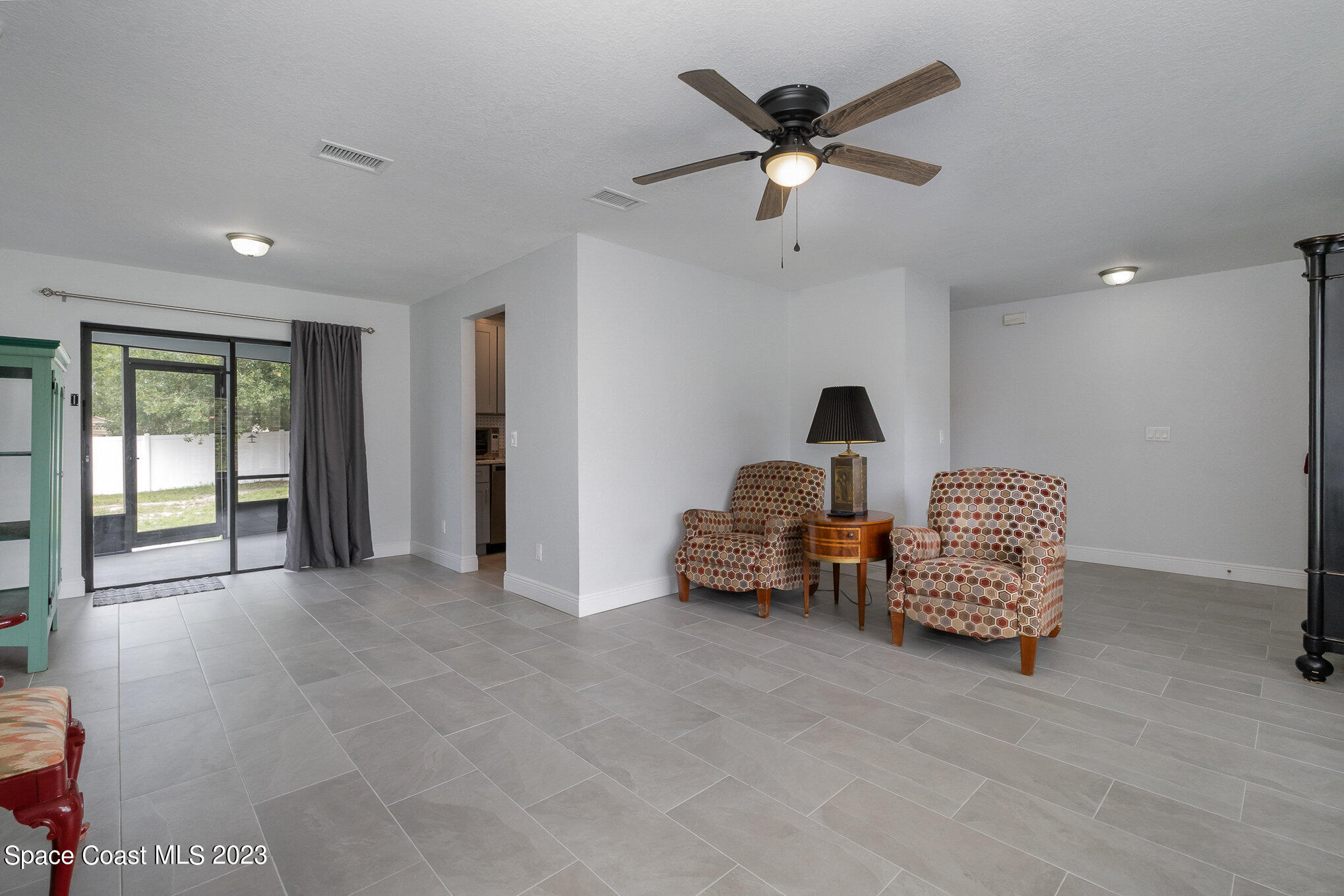 1235 Eldron Boulevard SE