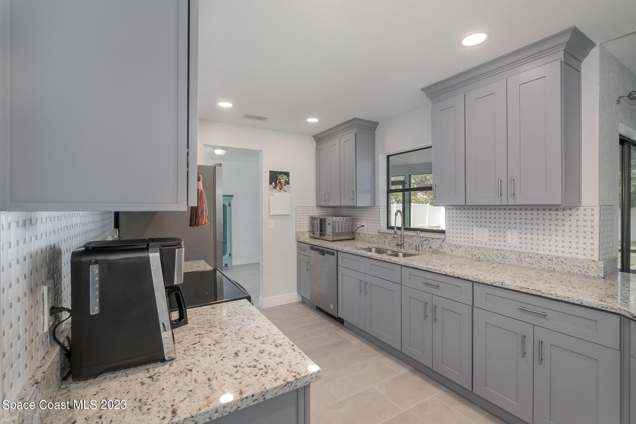 1235 Eldron Boulevard SE