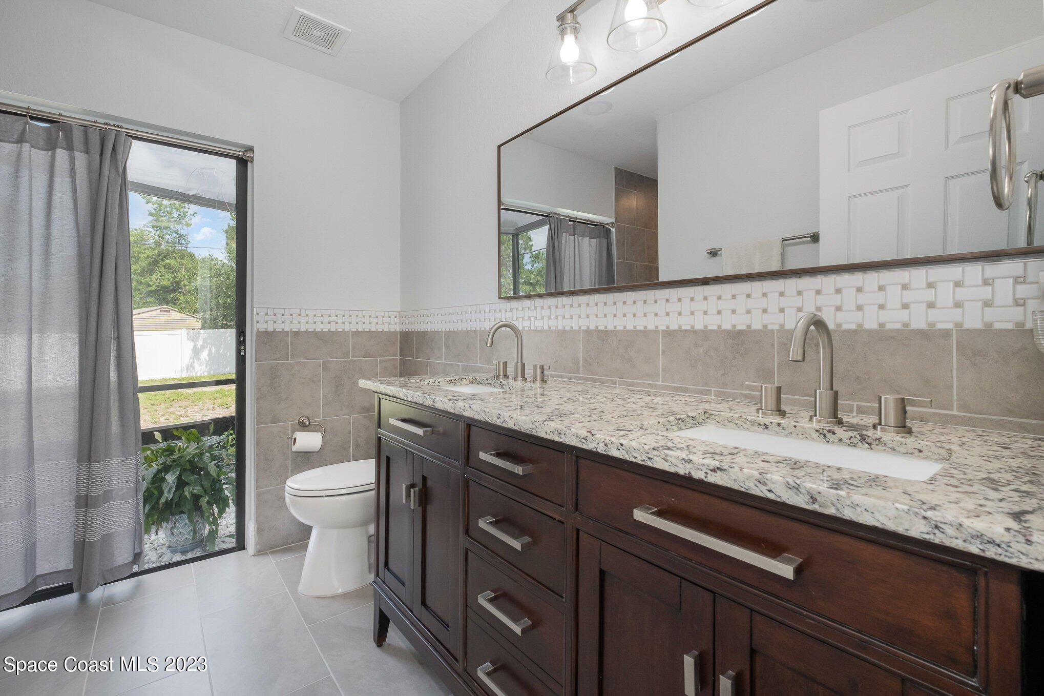 1235 Eldron Boulevard SE