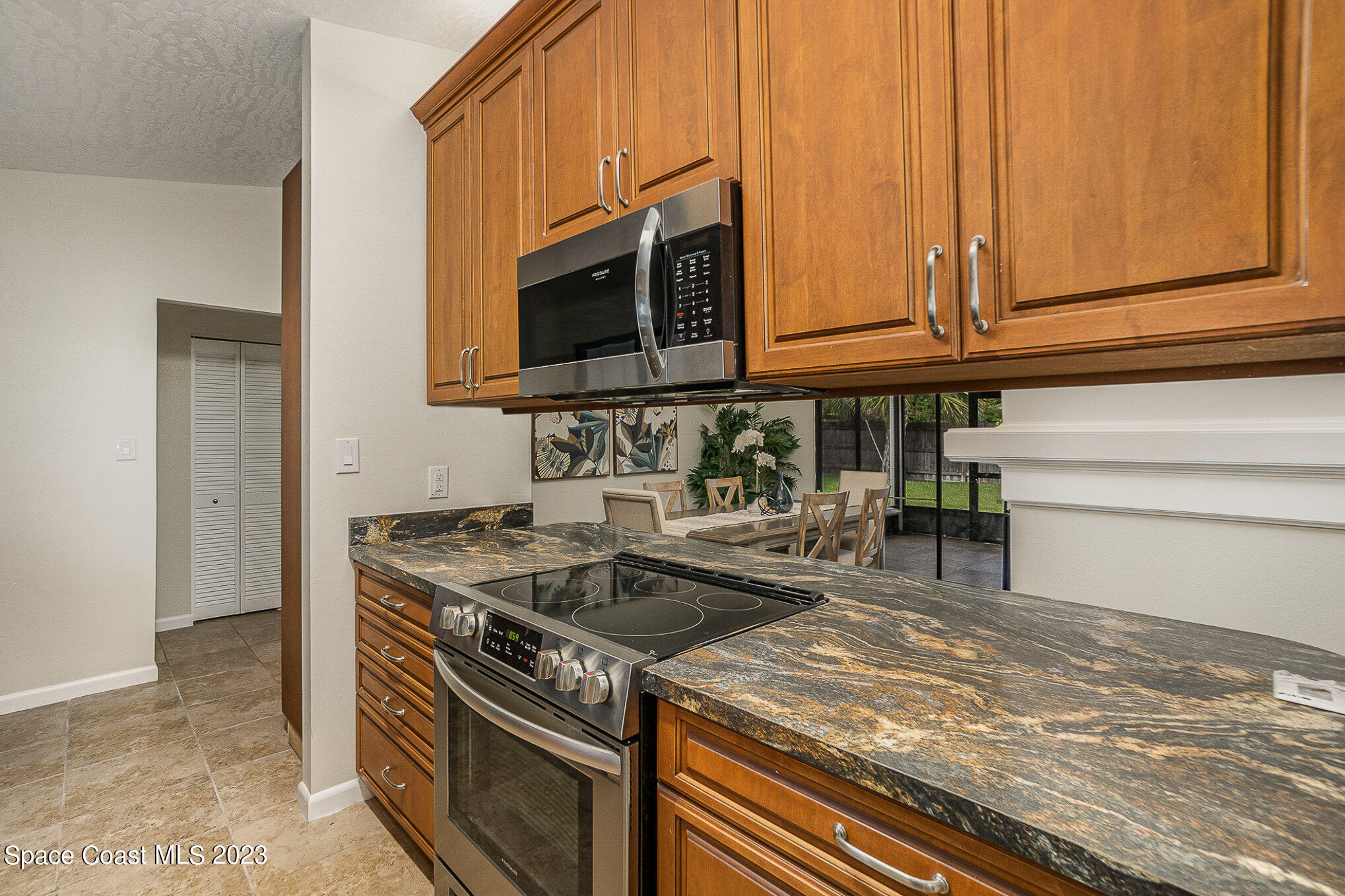 885 Norden Street NW