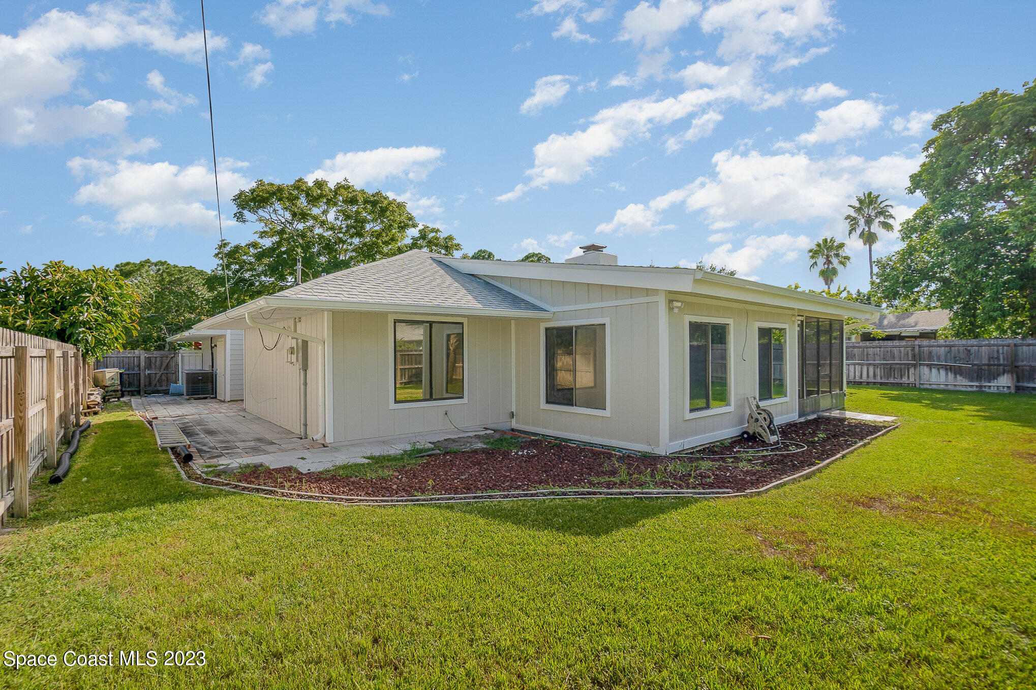 885 Norden Street NW