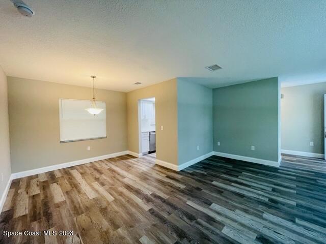 1141 Woodsmere Parkway