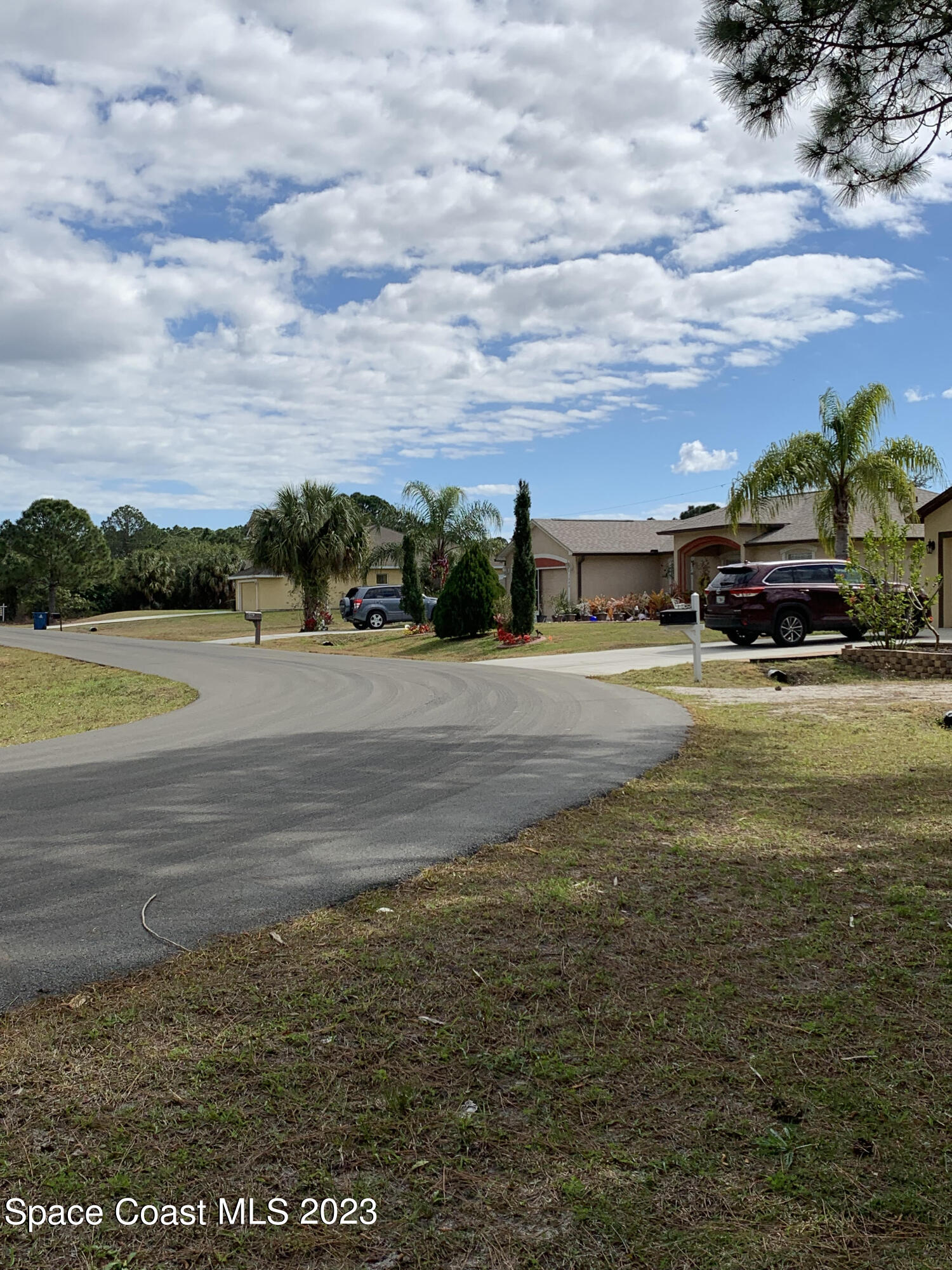 387 Cherry Tree Circle NW