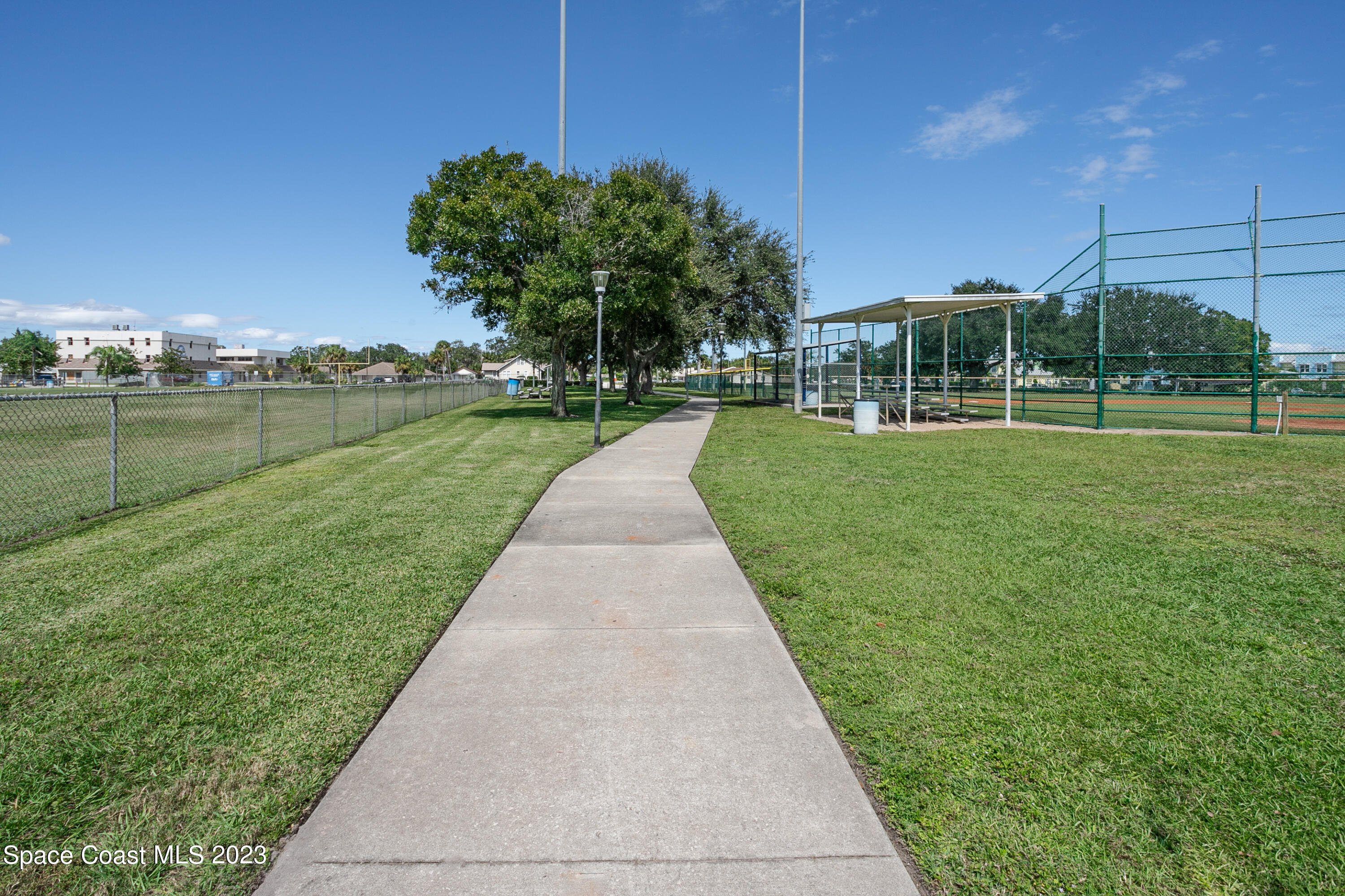 1475 Beechfern Drive, 7