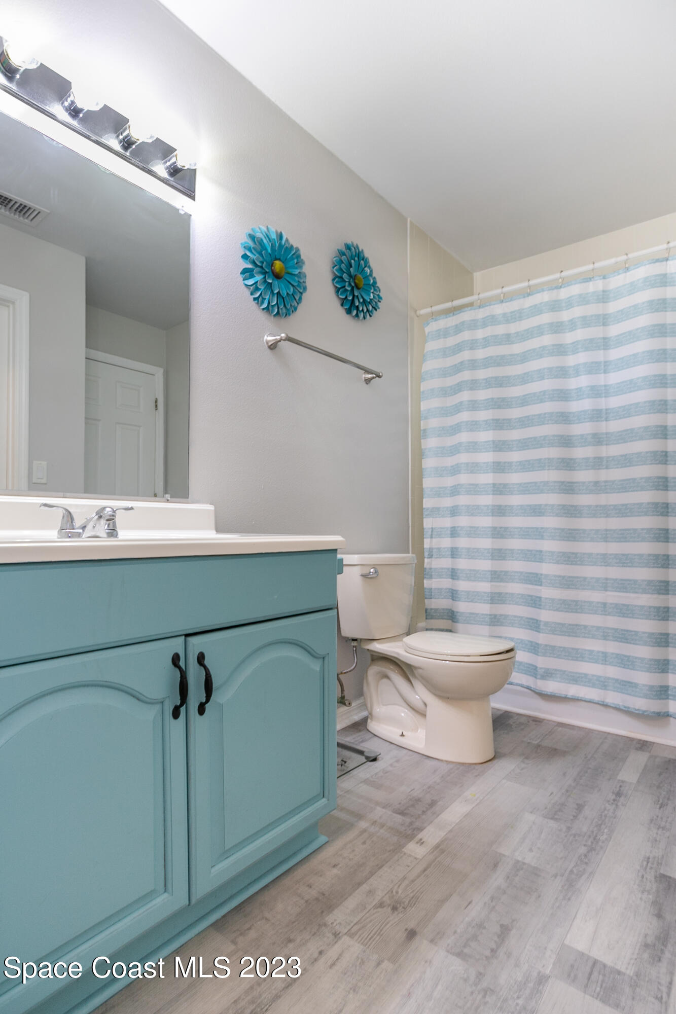 1475 Beechfern Drive, 7