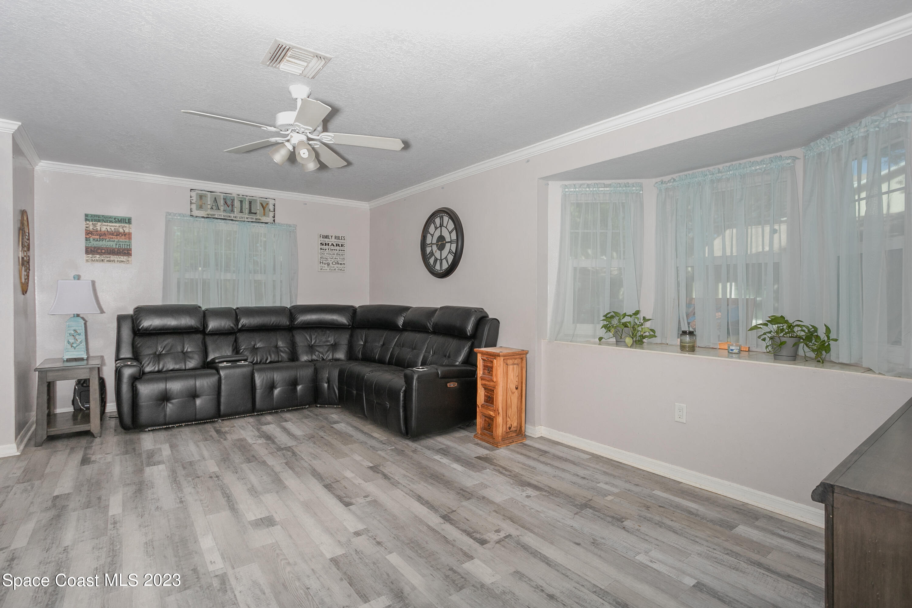 1475 Beechfern Drive, 7