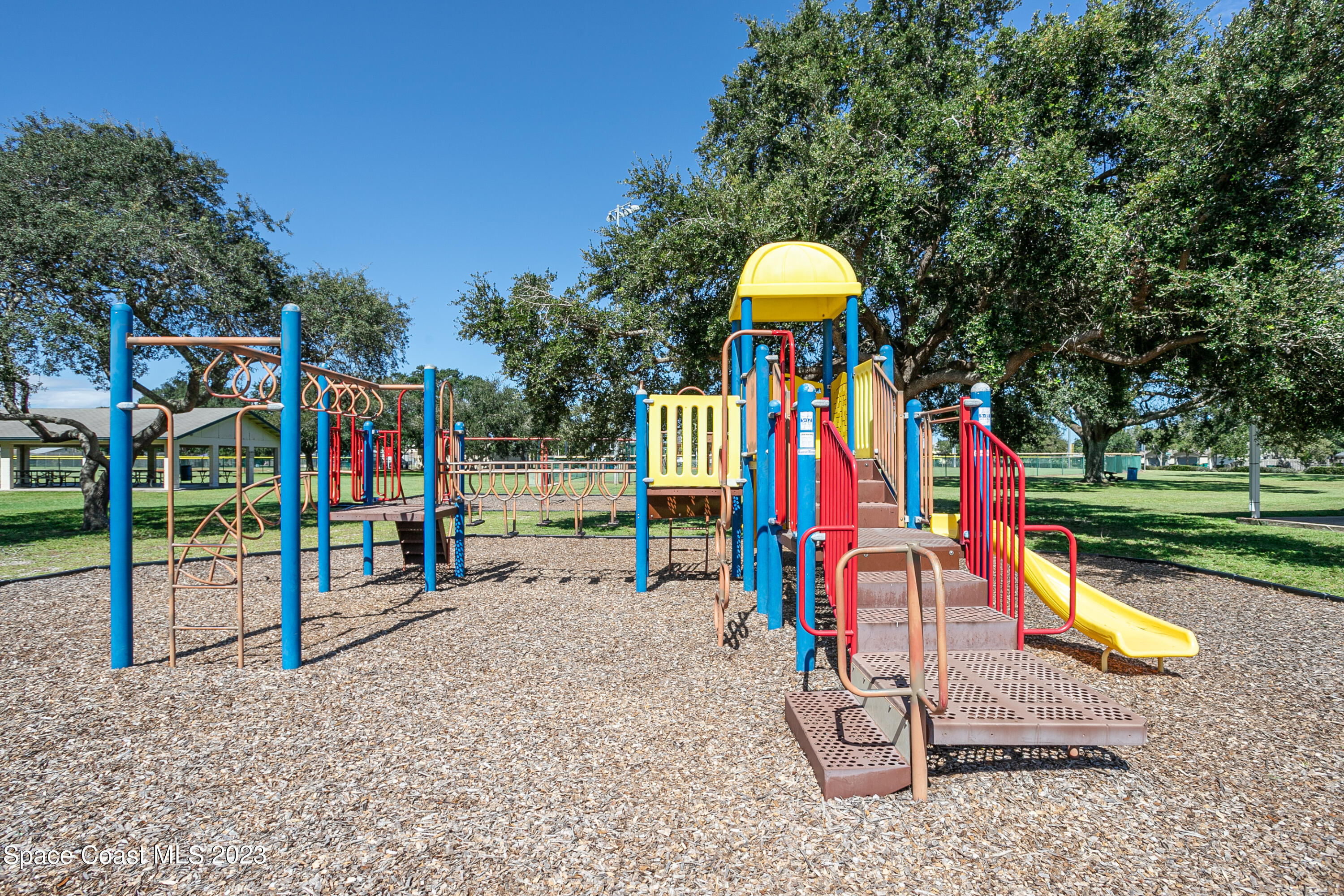 1475 Beechfern Drive, 7