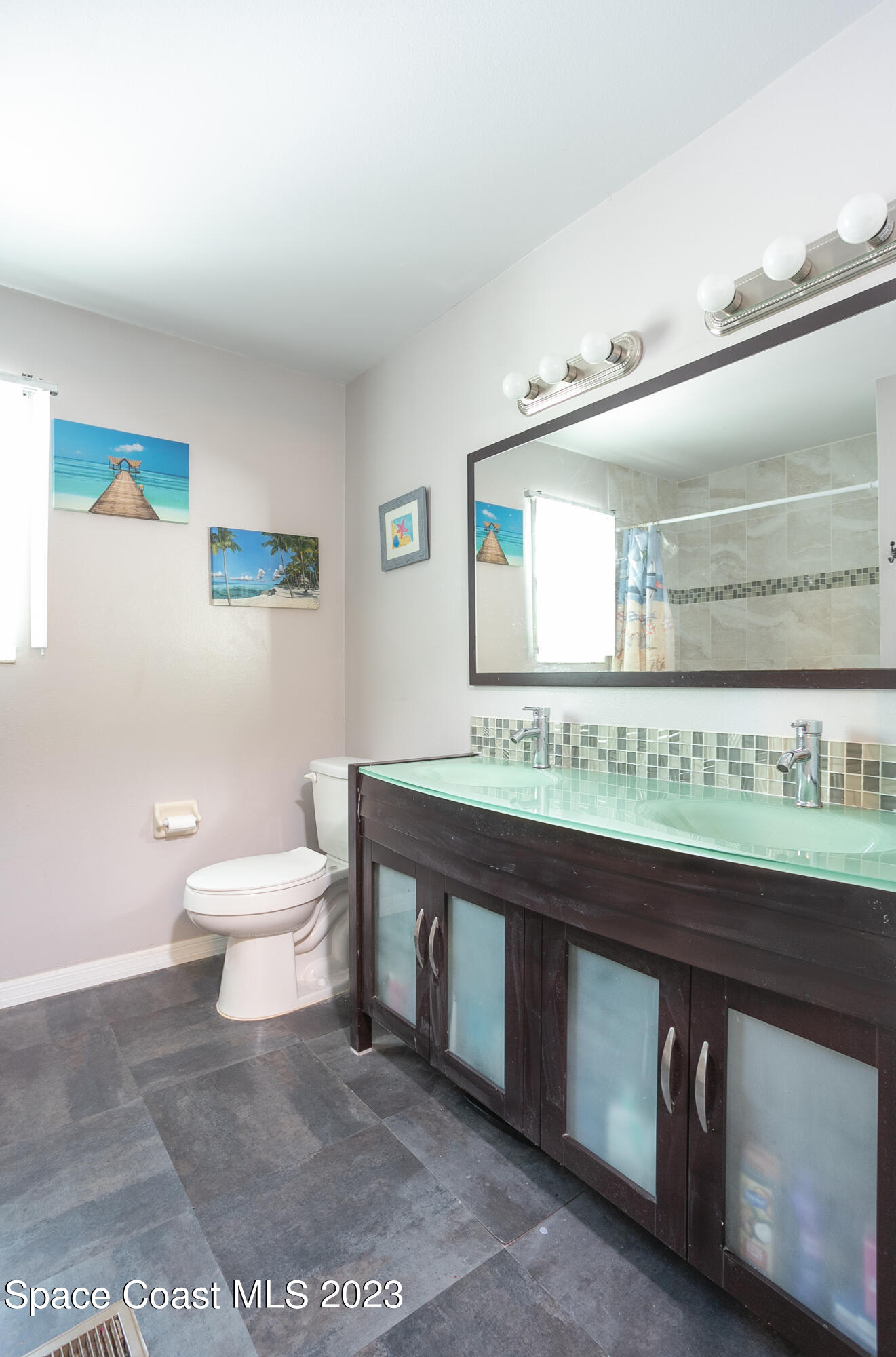 1475 Beechfern Drive, 7