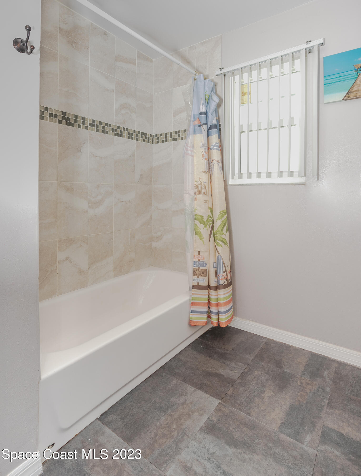 1475 Beechfern Drive, 7