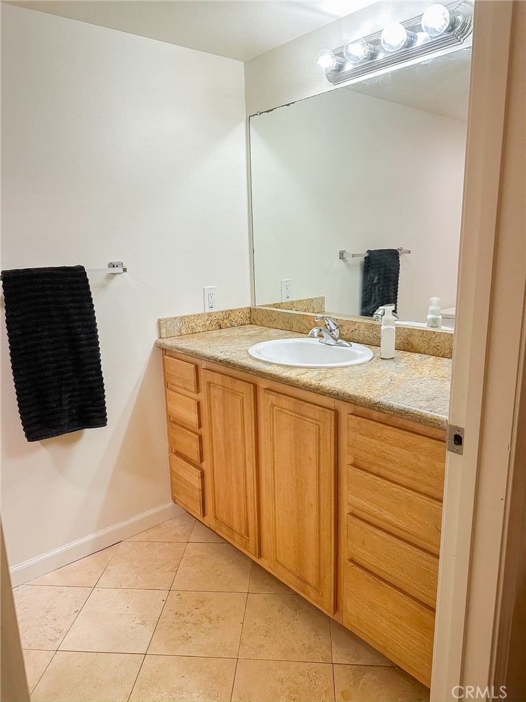 150 N River Circle 105