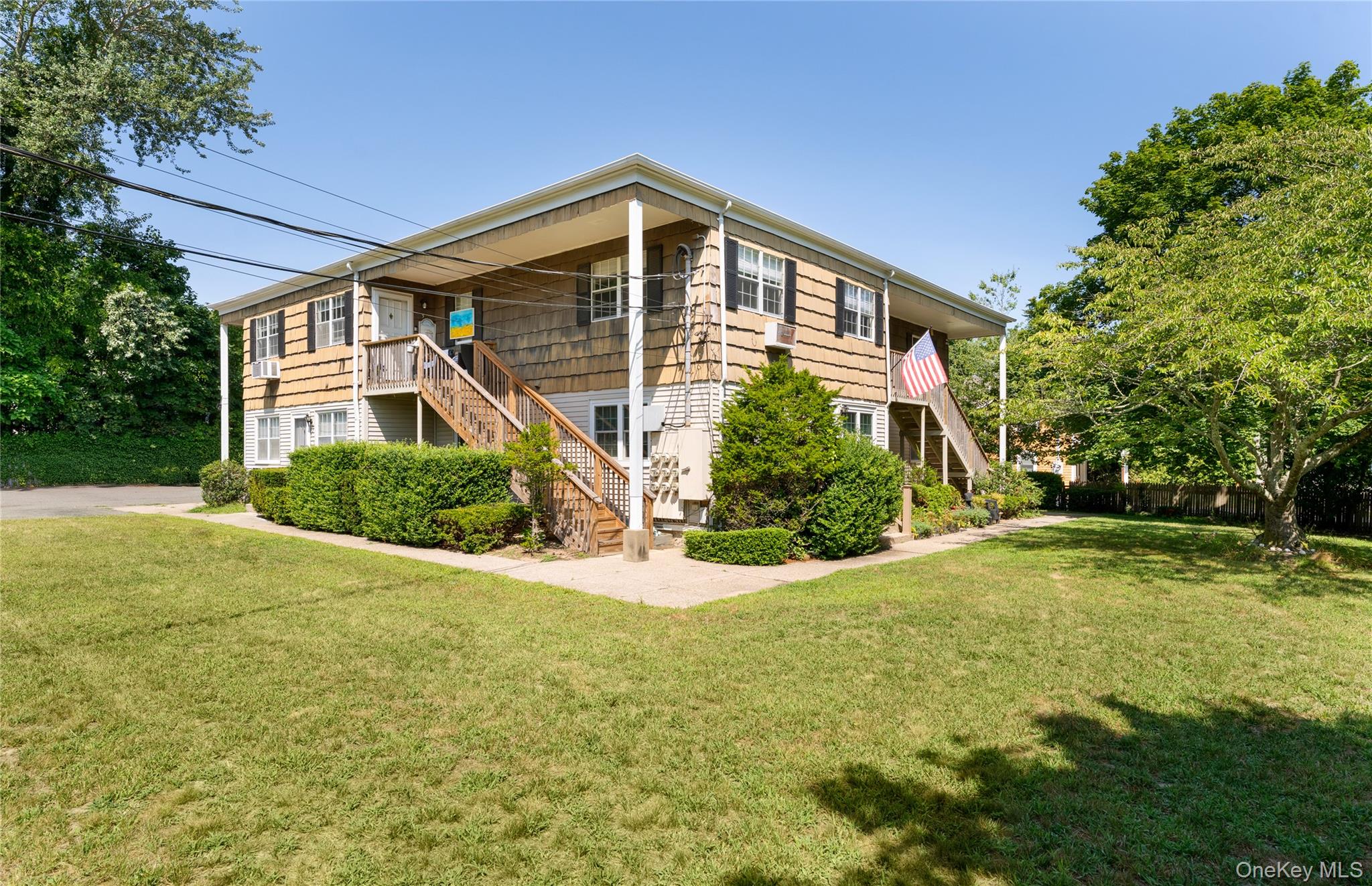 40 Canoe Place Road Unit: 5