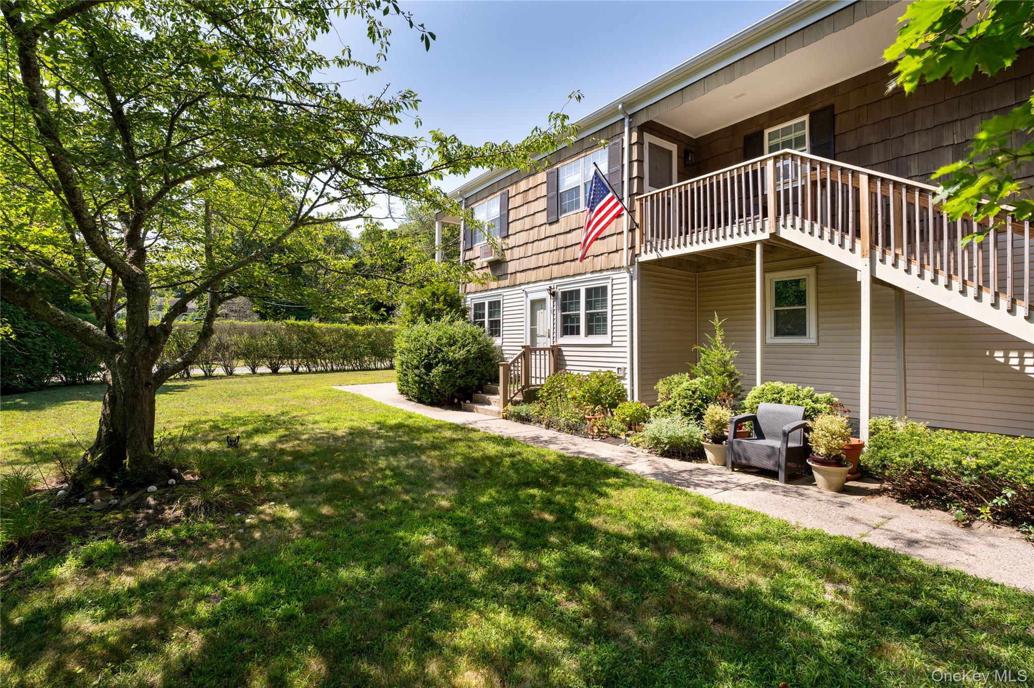 40 Canoe Place Road Unit: 5