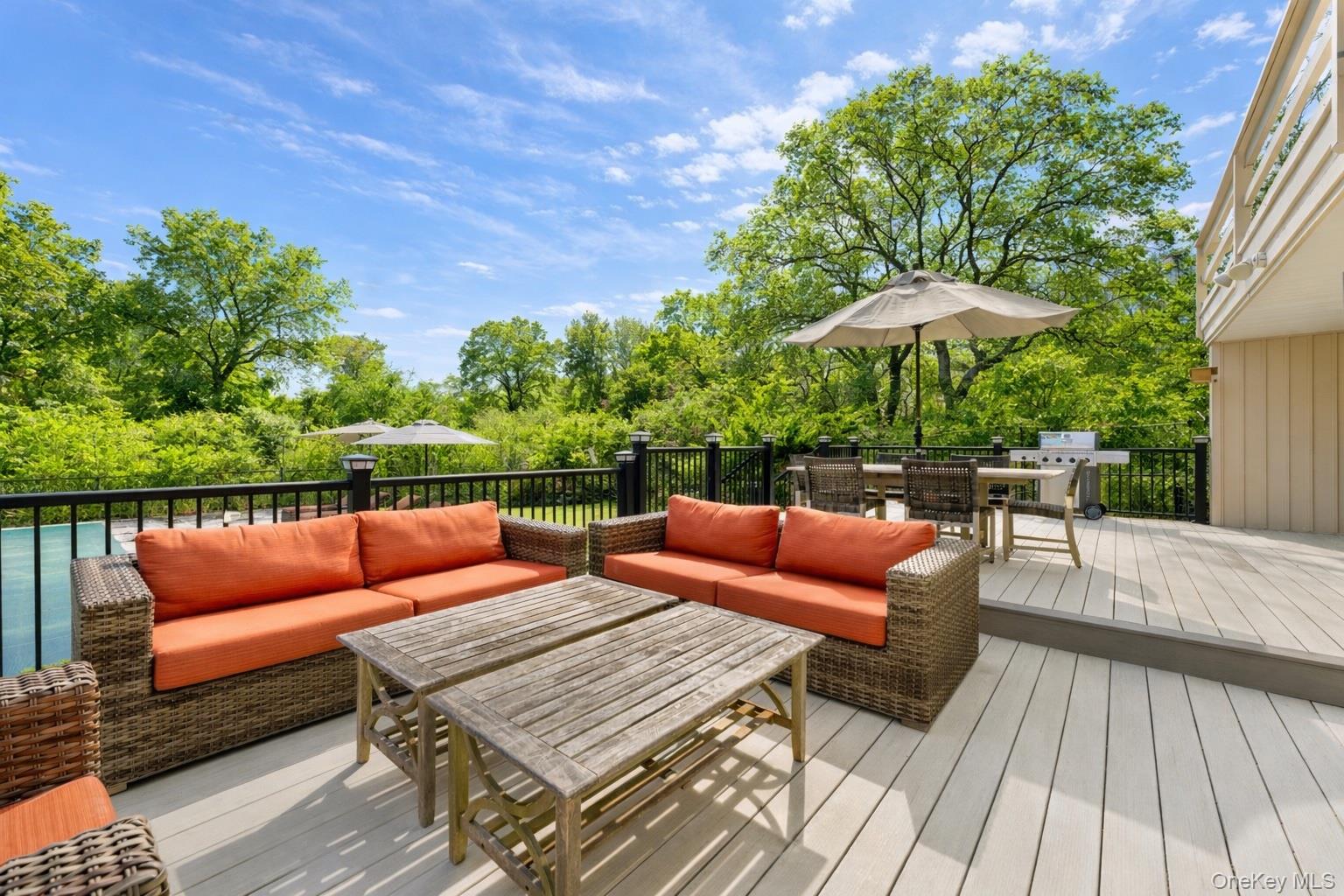 875 & 785 The Strand