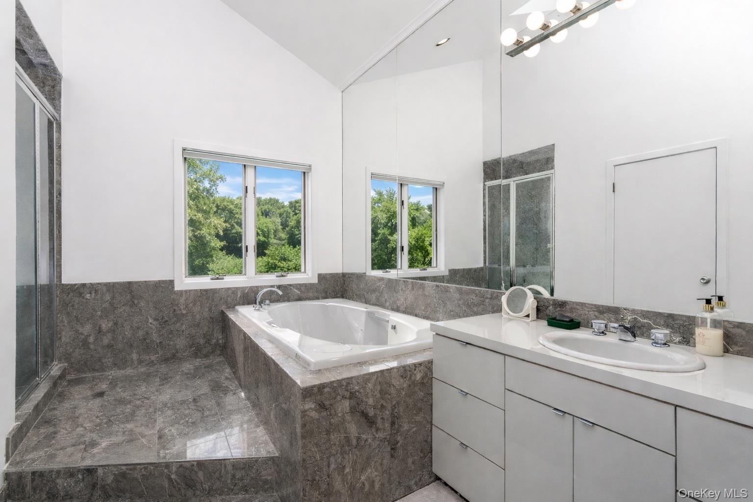 875 & 785 The Strand