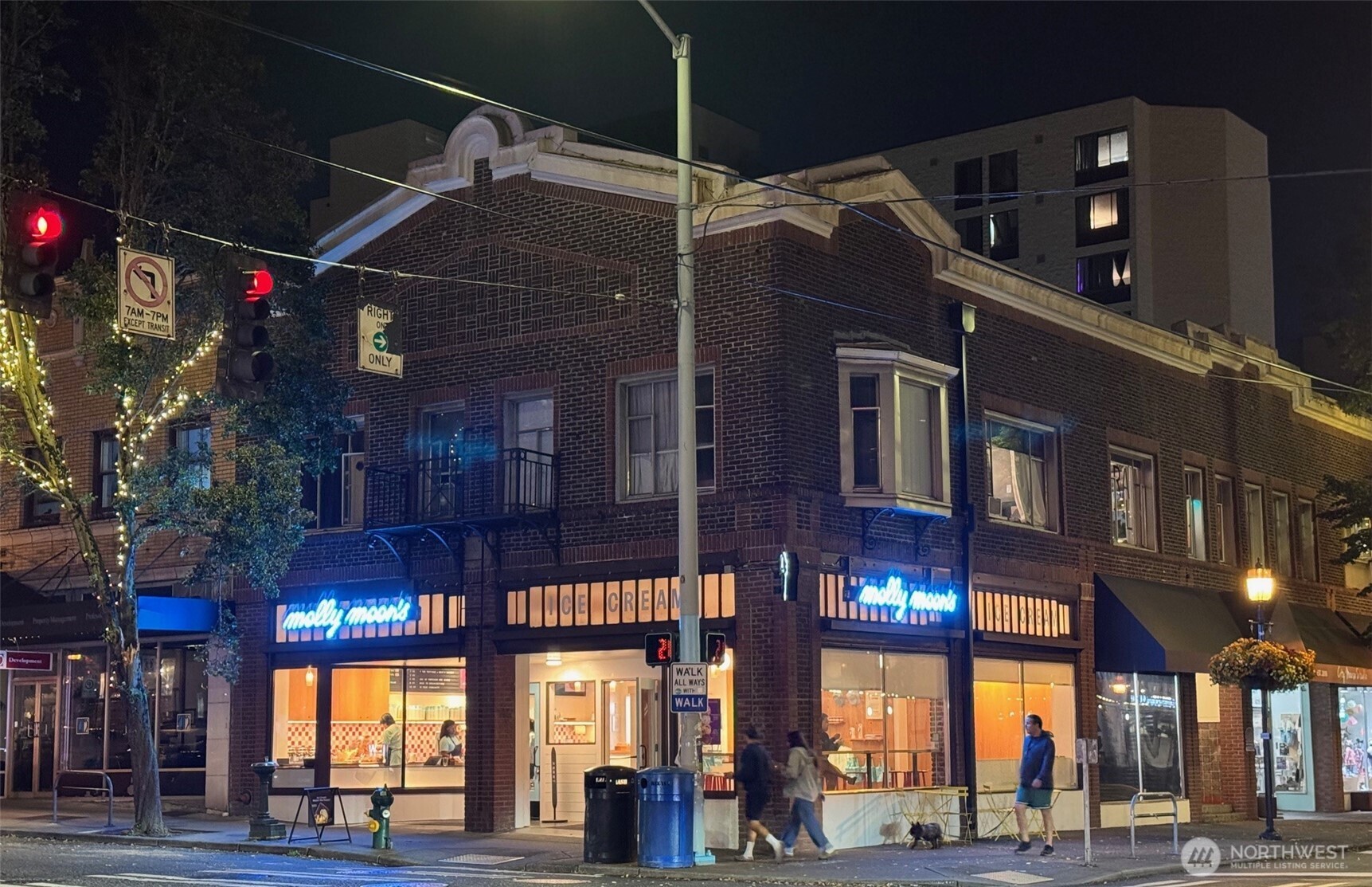 4123 California Avenue SW #403 Penthouse