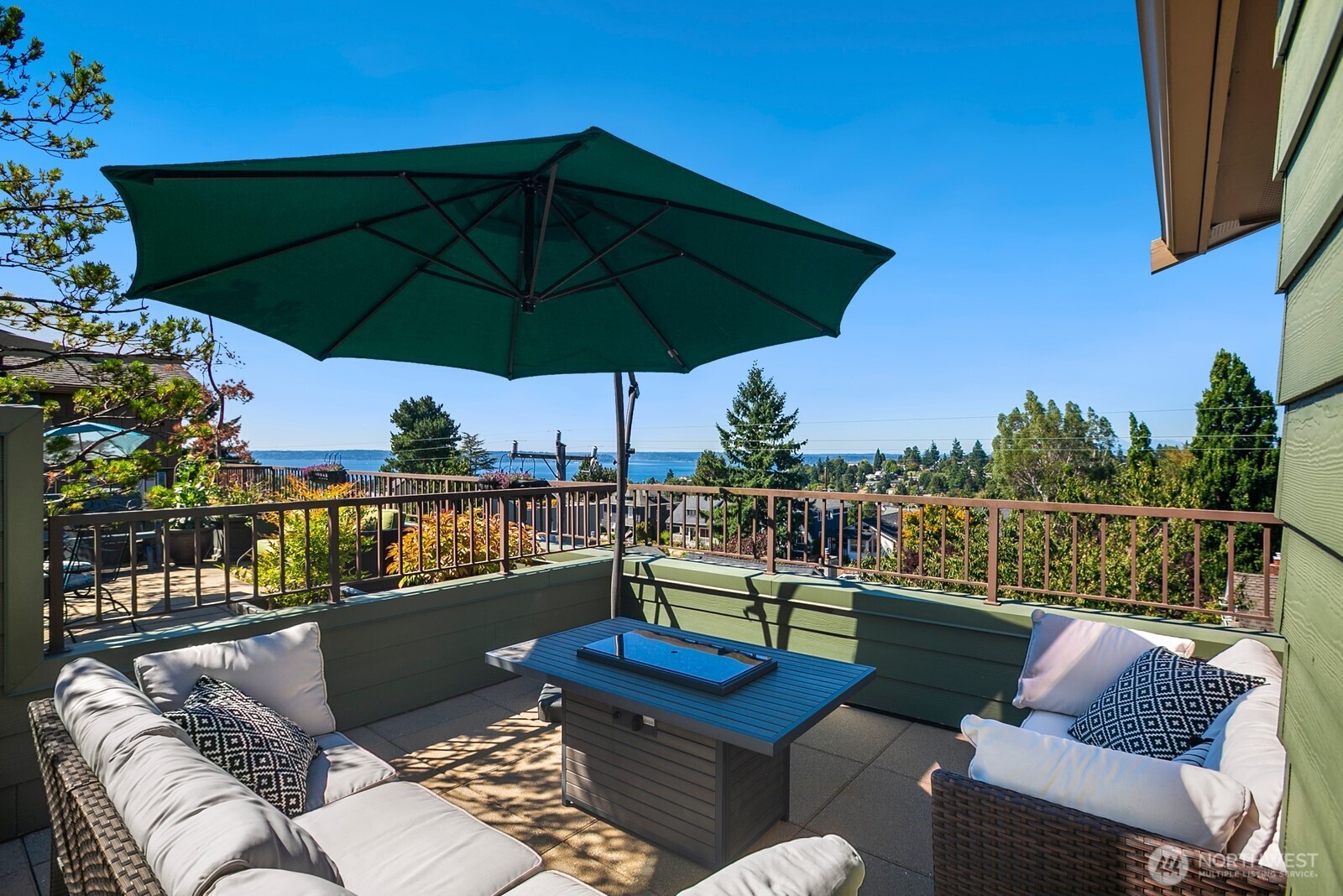 4123 California Avenue SW #403 Penthouse