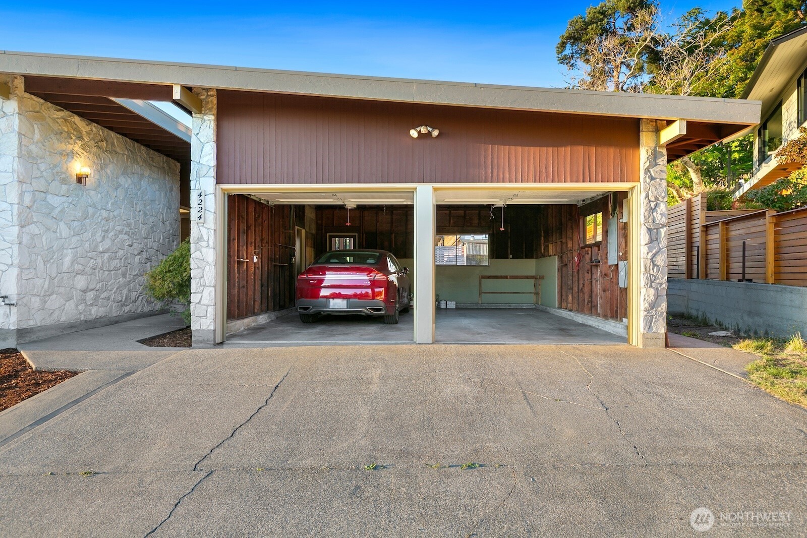 4224 SW Donovan Street