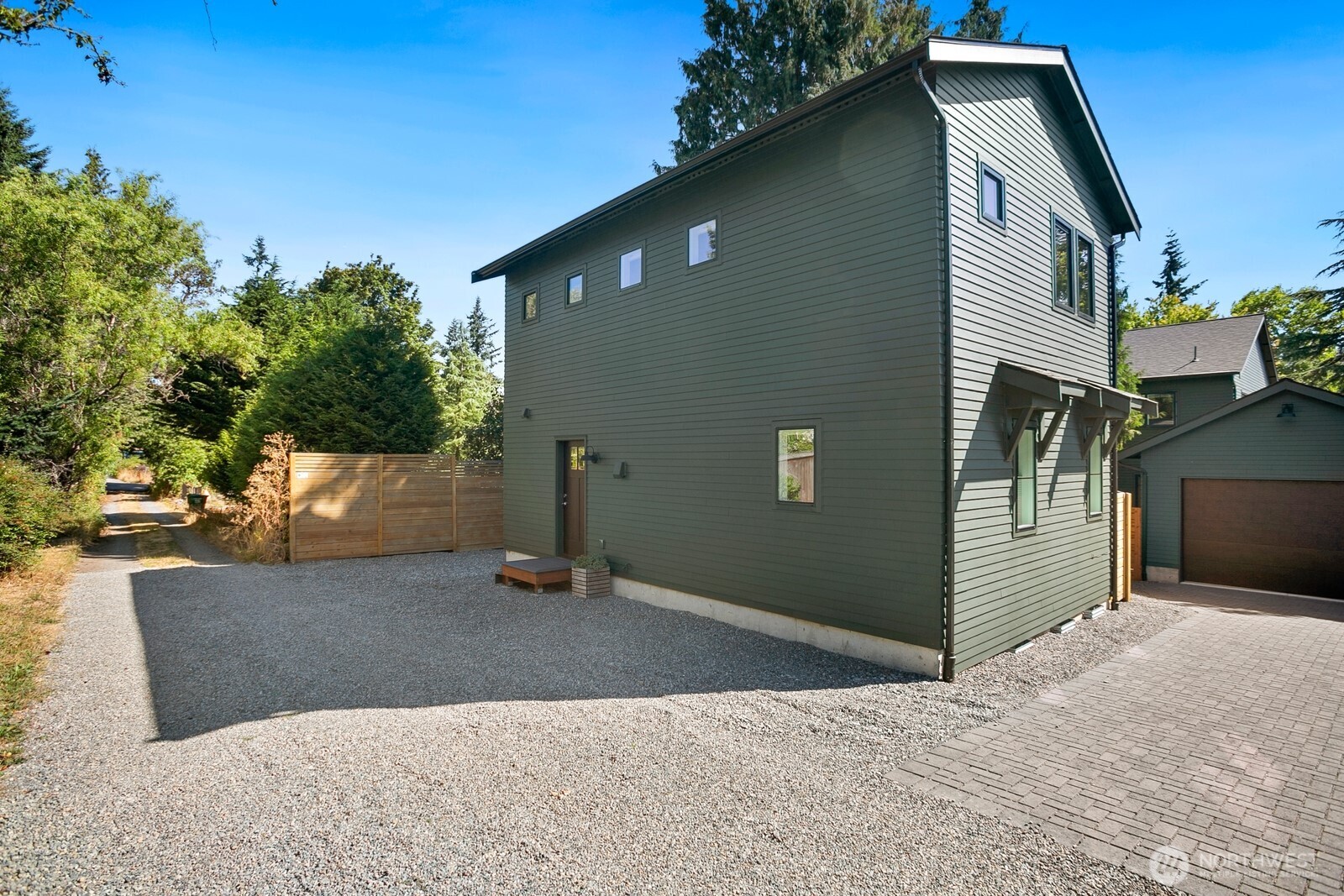 10421 41st Avenue SW Unit: B