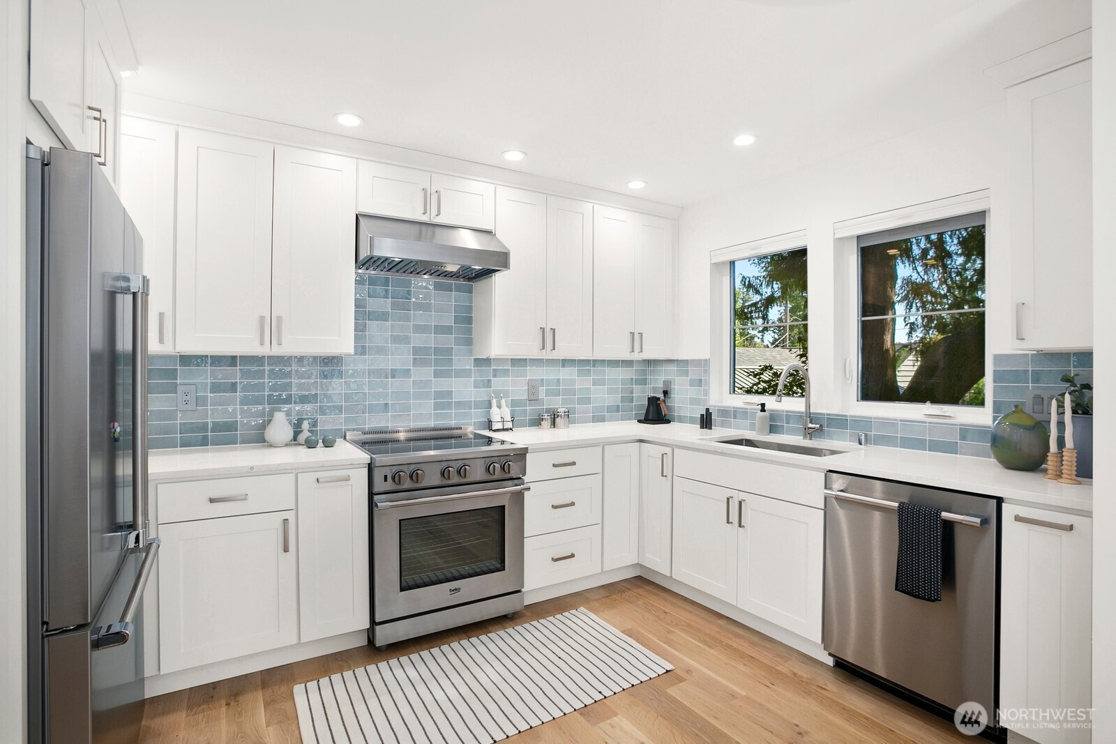 10419 & 10421 41st Avenue SW Unit: A & B