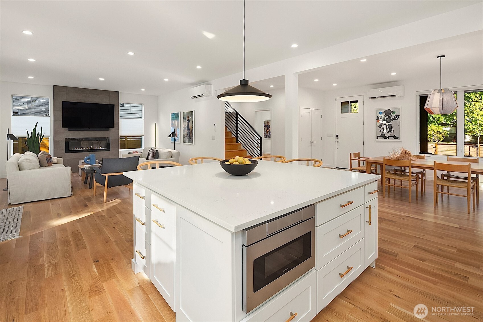 10419 & 10421 41st Avenue SW Unit: A & B