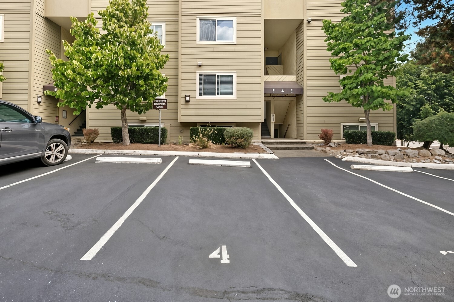 5844 NE 75th Street Unit: A102
