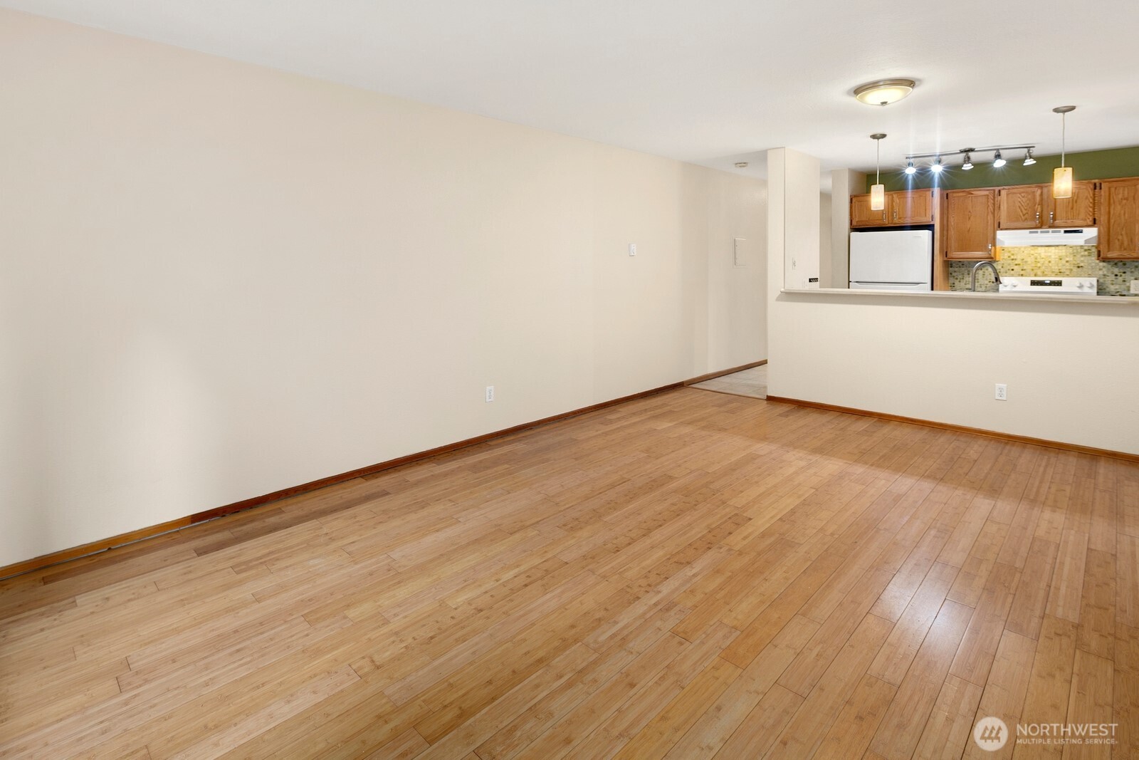 5844 NE 75th Street Unit: A102