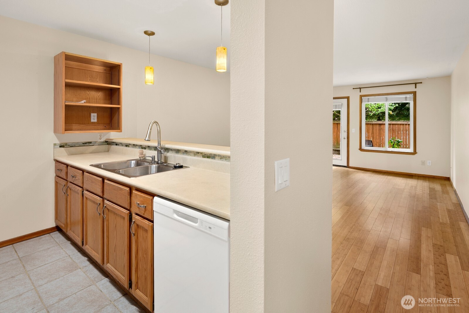 5844 NE 75th Street Unit: A102