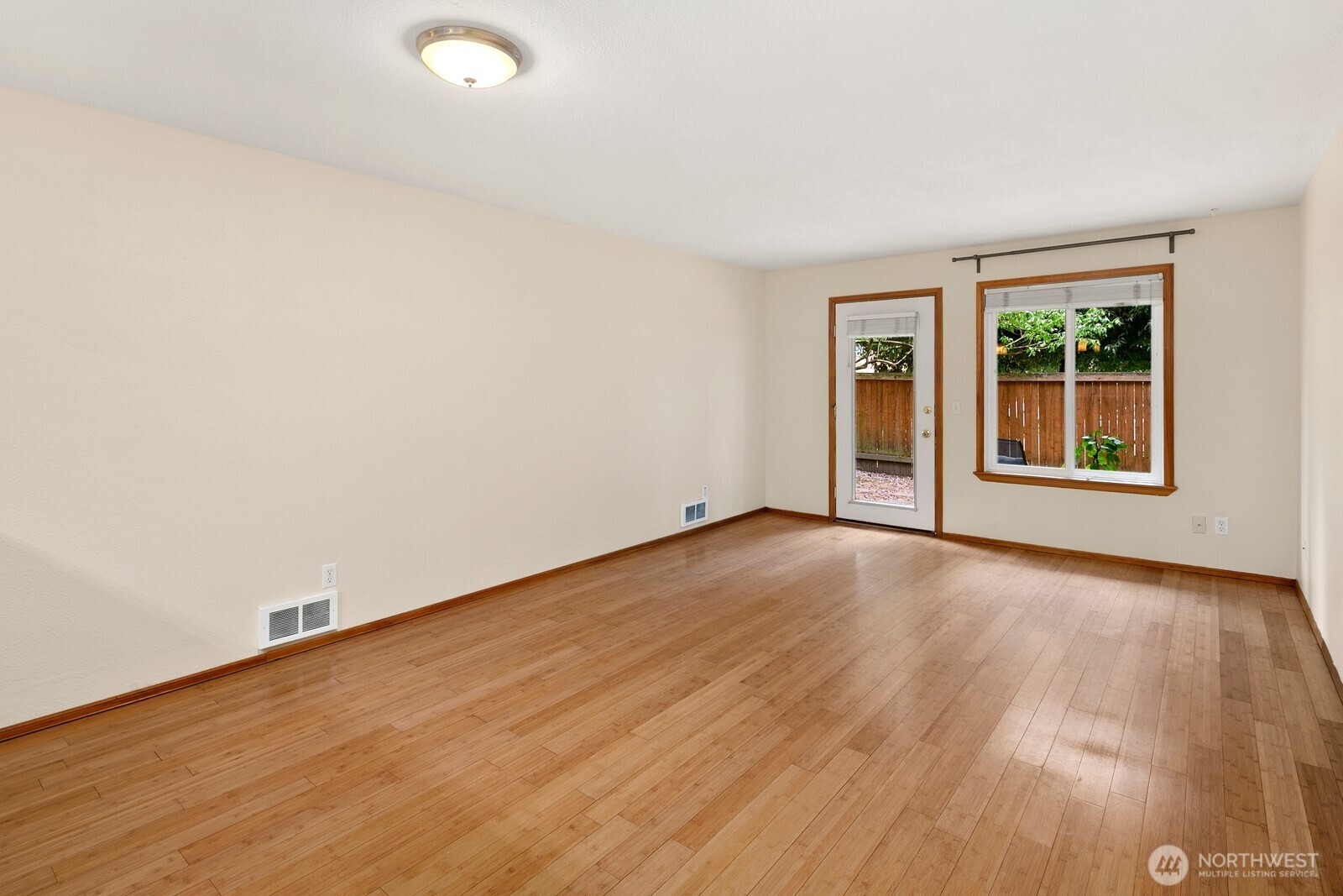 5844 NE 75th Street Unit: A102