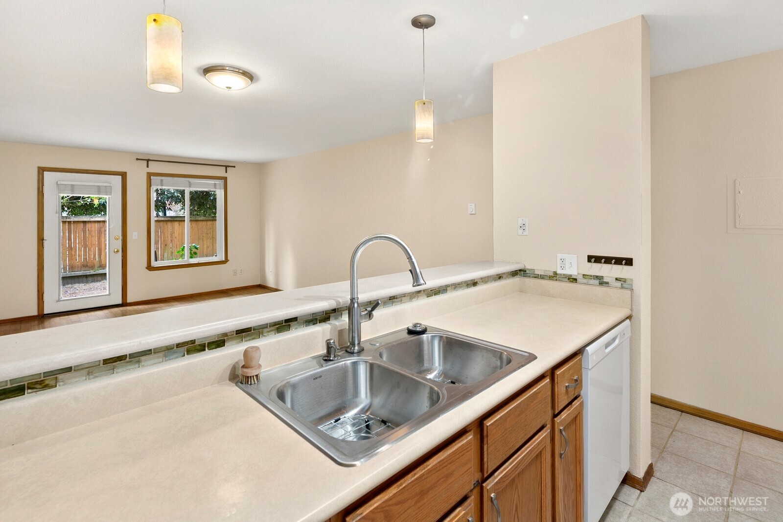 5844 NE 75th Street Unit: A102