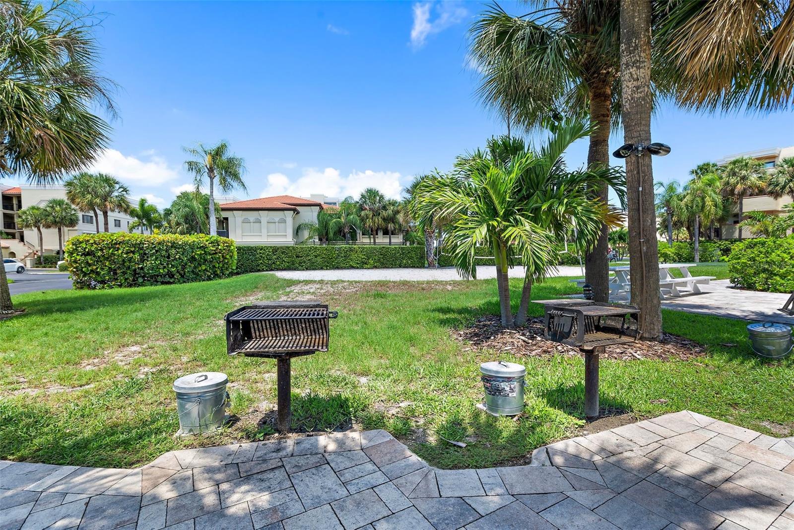 7434 BAYSHORE DR #404