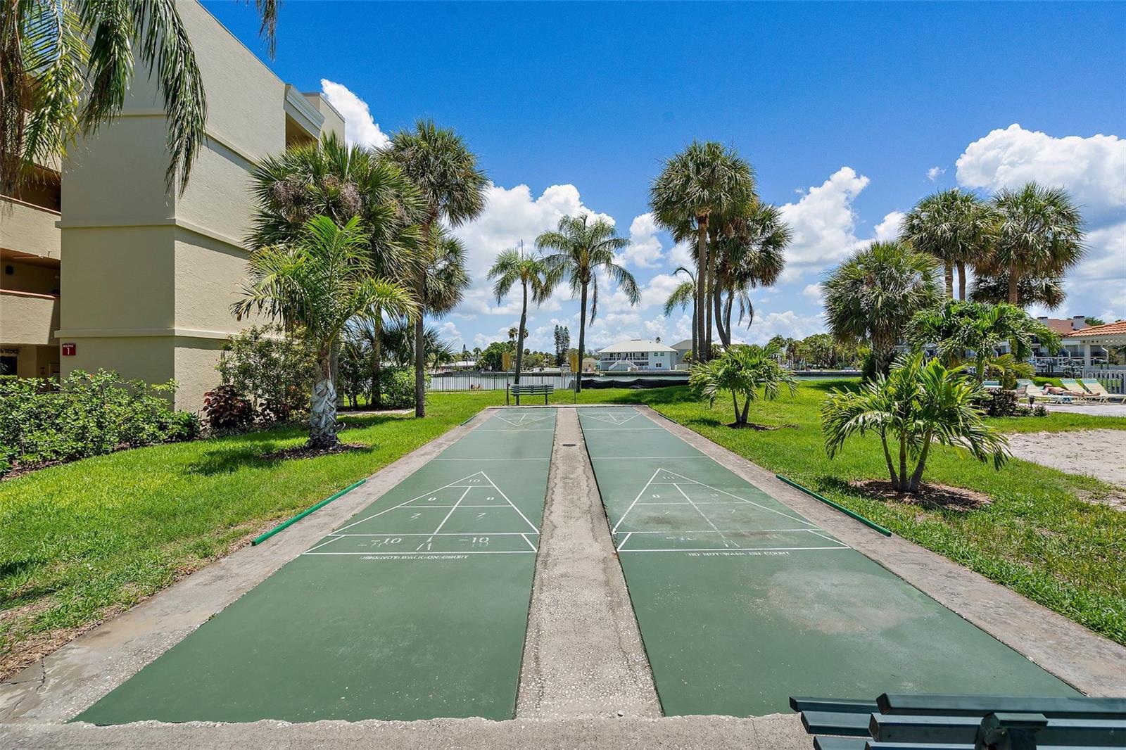 7434 BAYSHORE DR #404