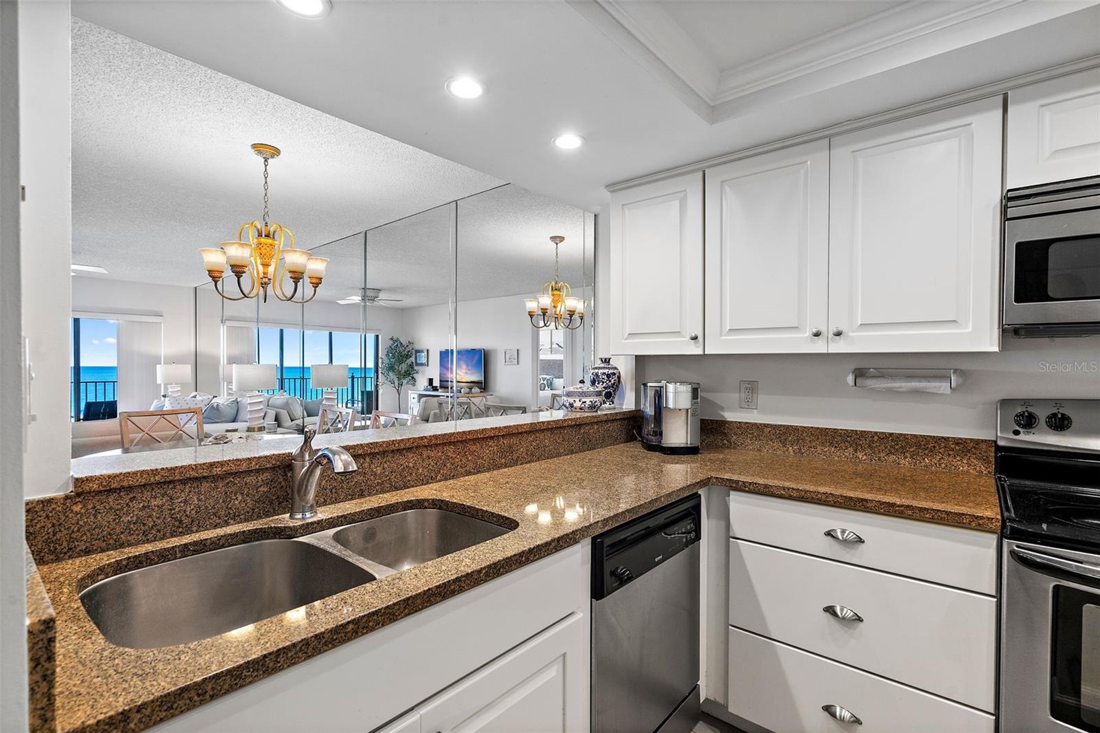 7434 BAYSHORE DR #404