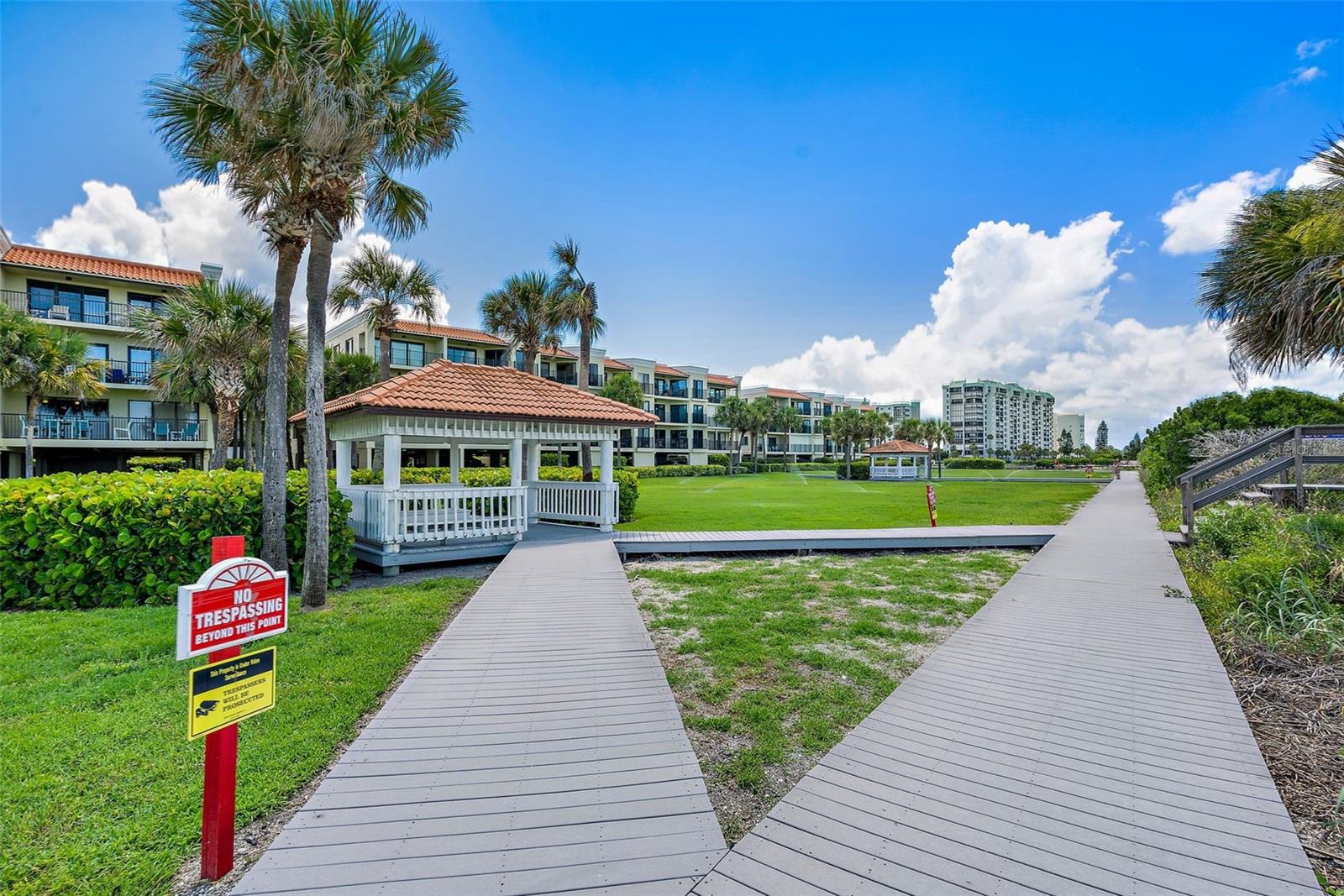 7434 BAYSHORE DR #404