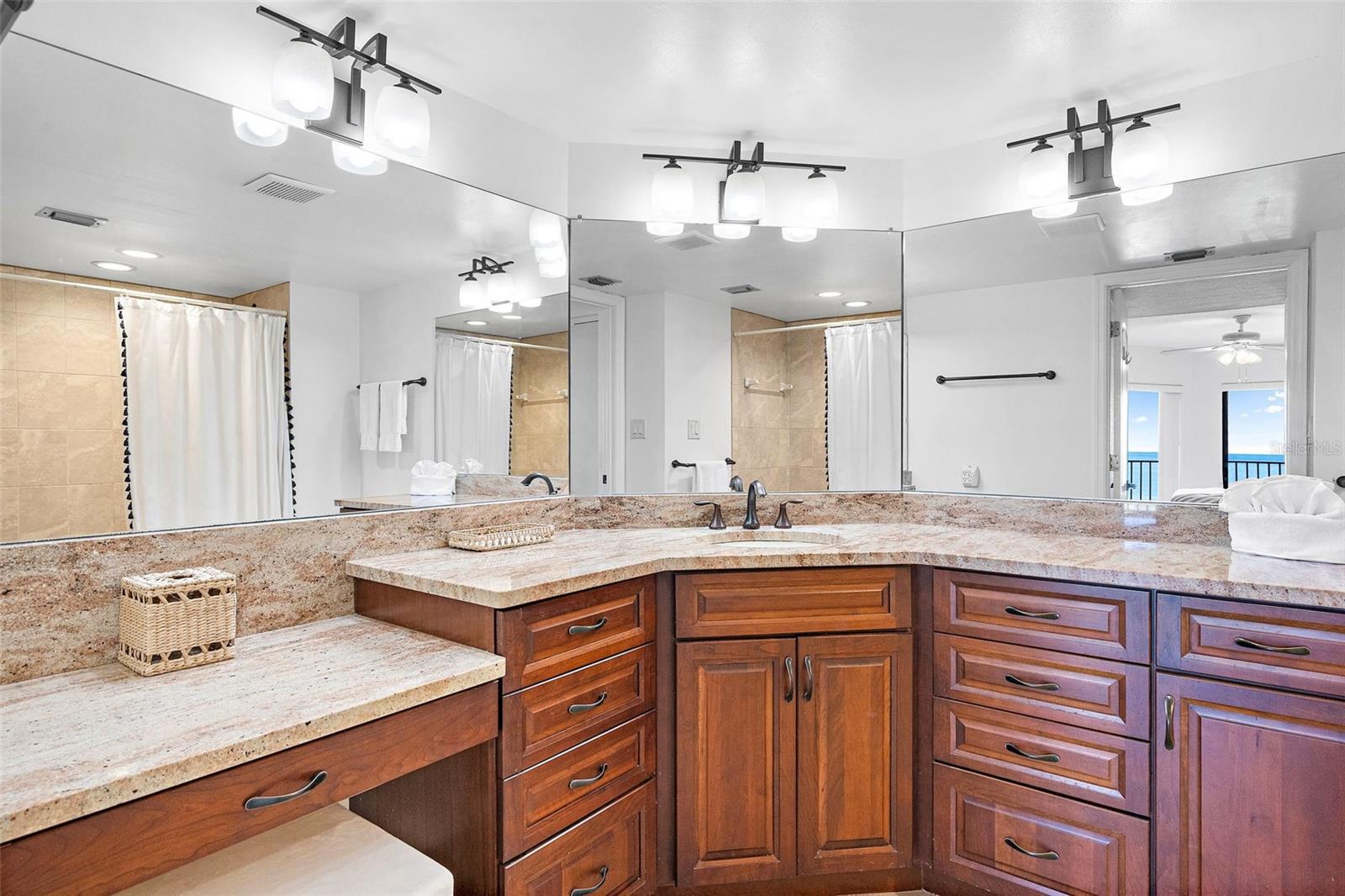 7434 BAYSHORE DR #404