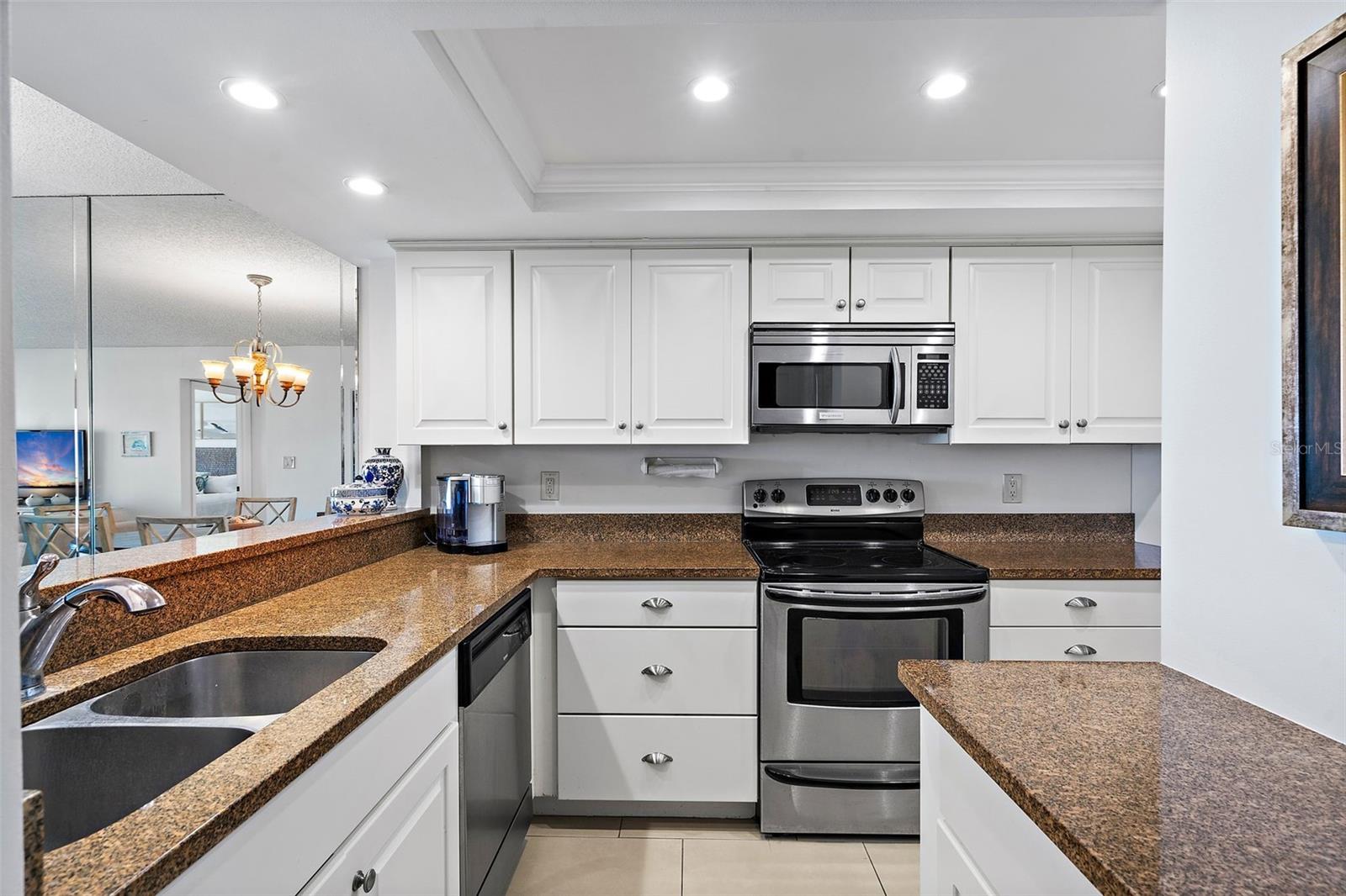 7434 BAYSHORE DR #404