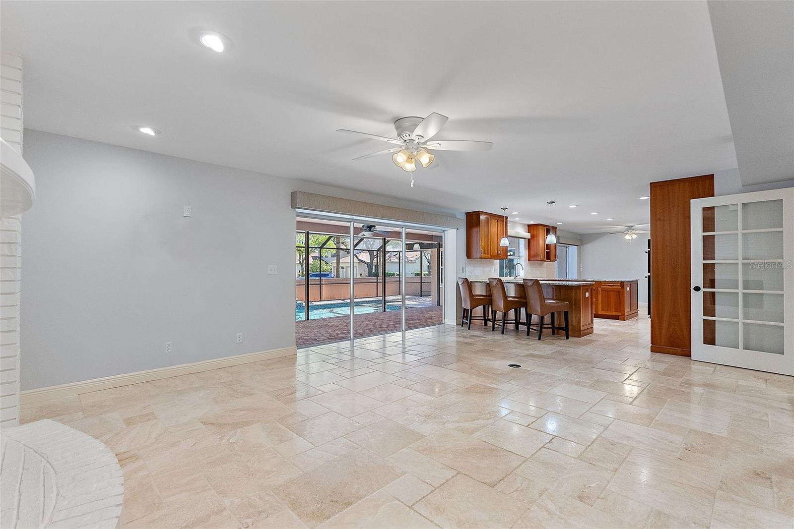 902 MARCO DR NE