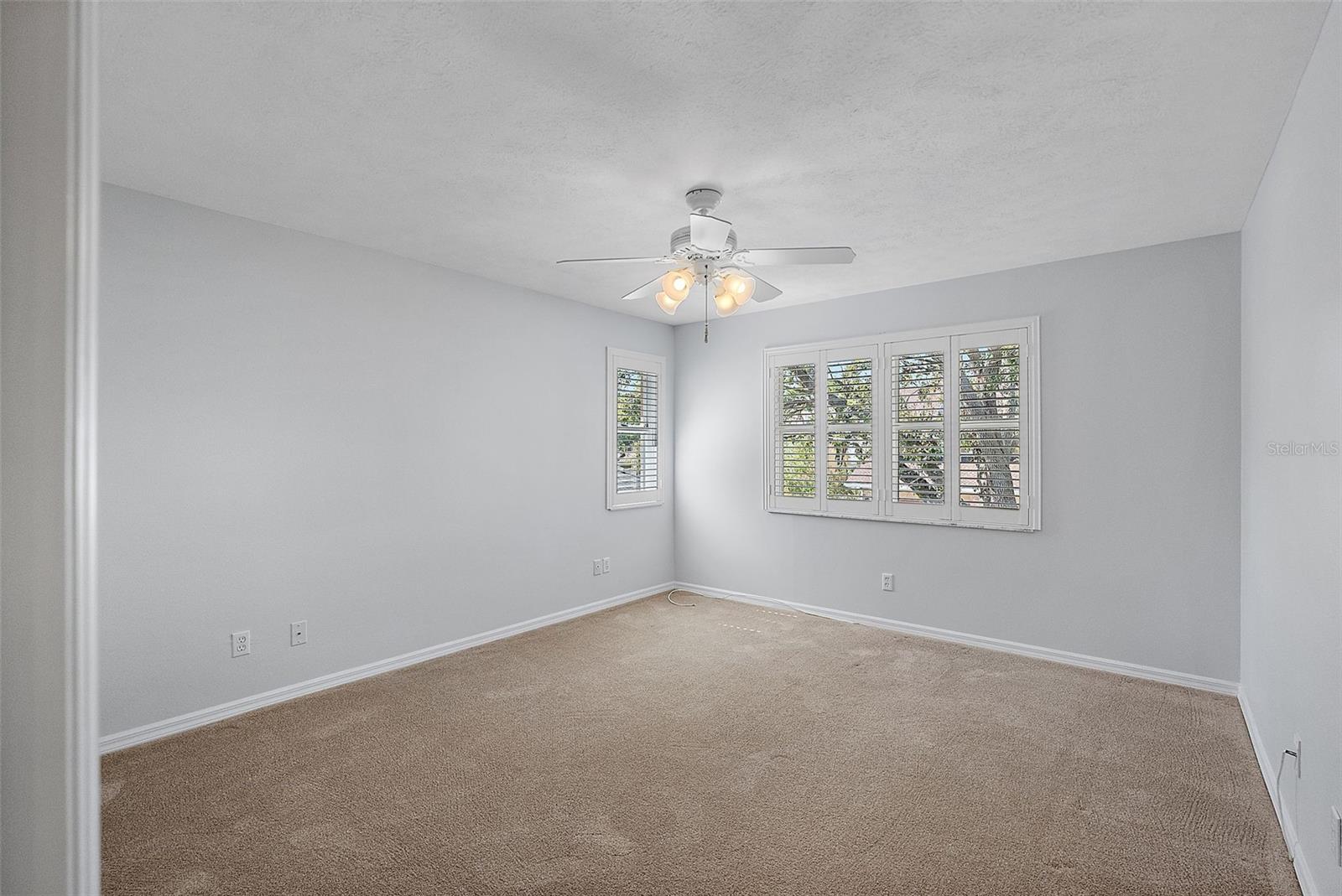 902 MARCO DR NE