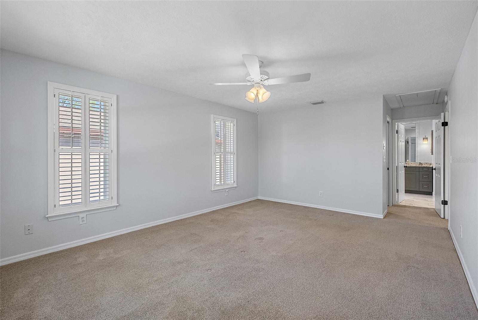 902 MARCO DR NE