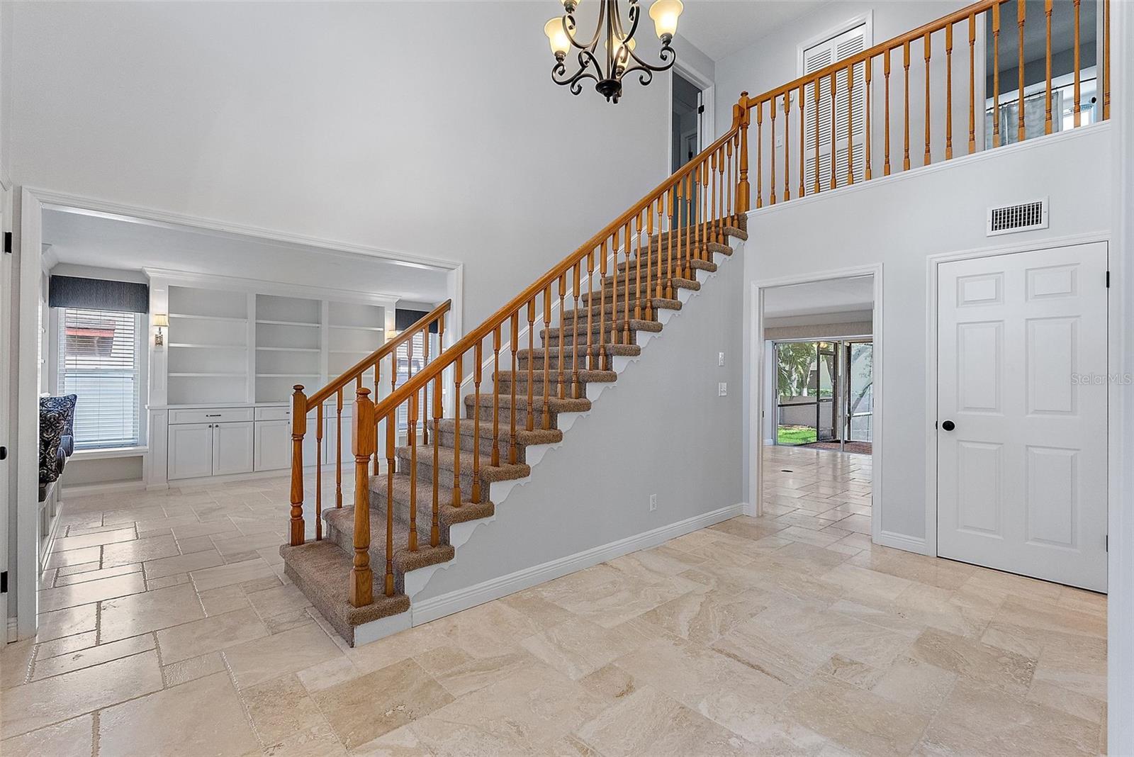 902 MARCO DR NE