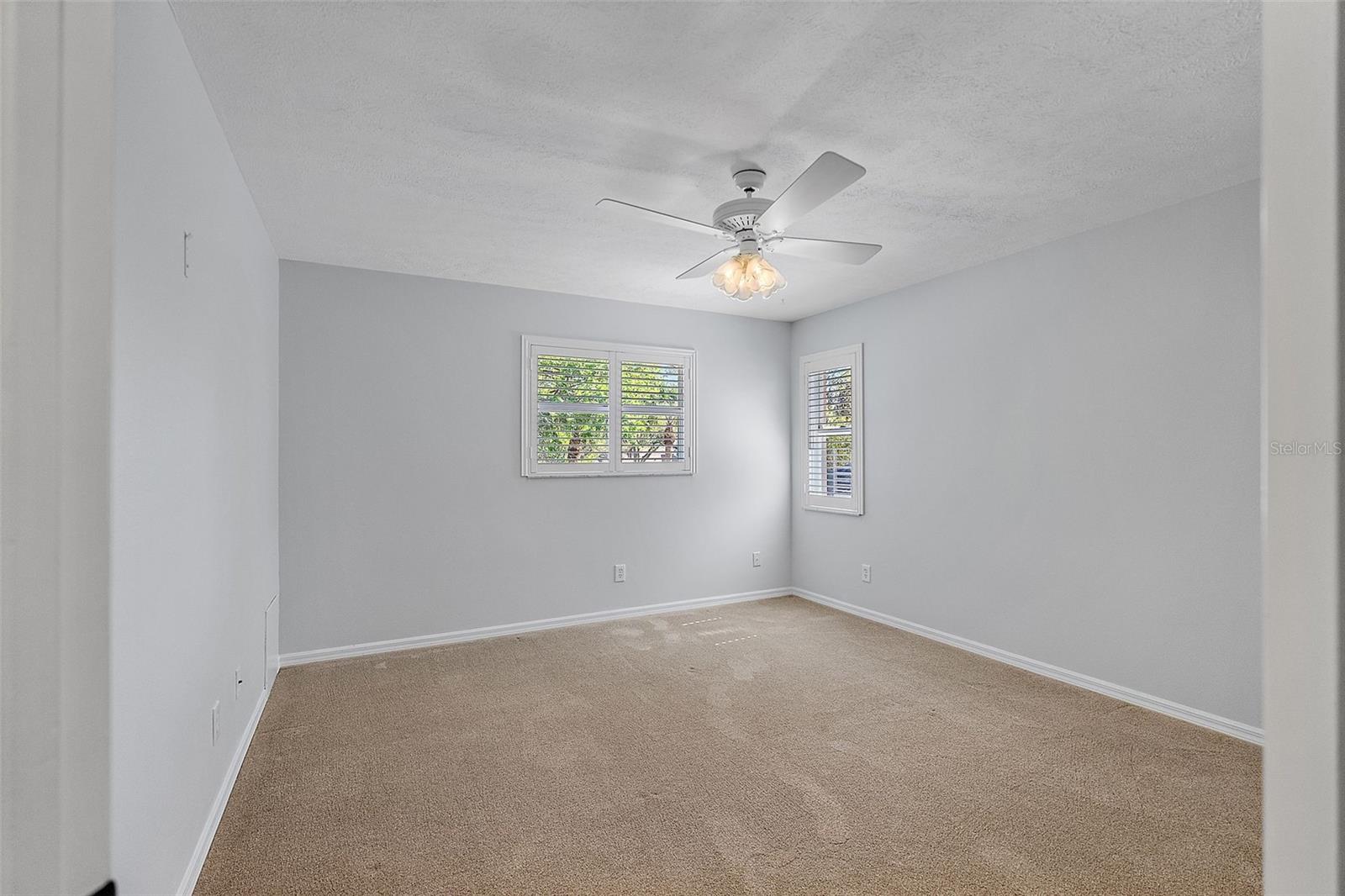 902 MARCO DR NE
