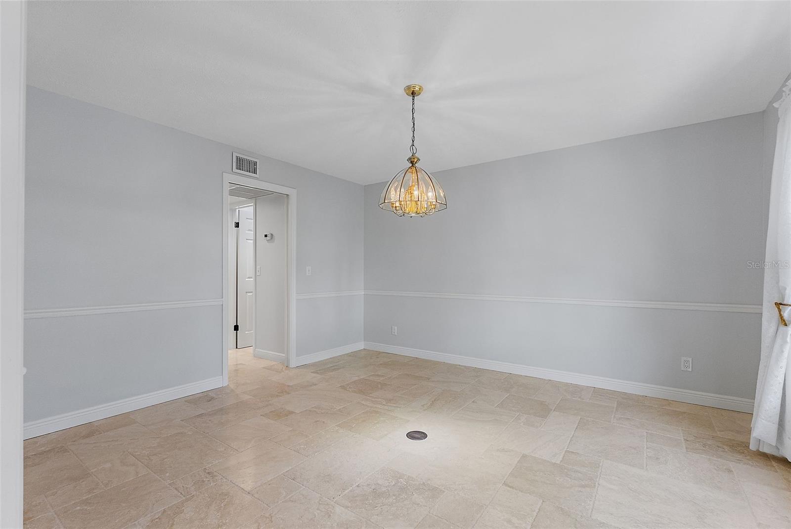 902 MARCO DR NE