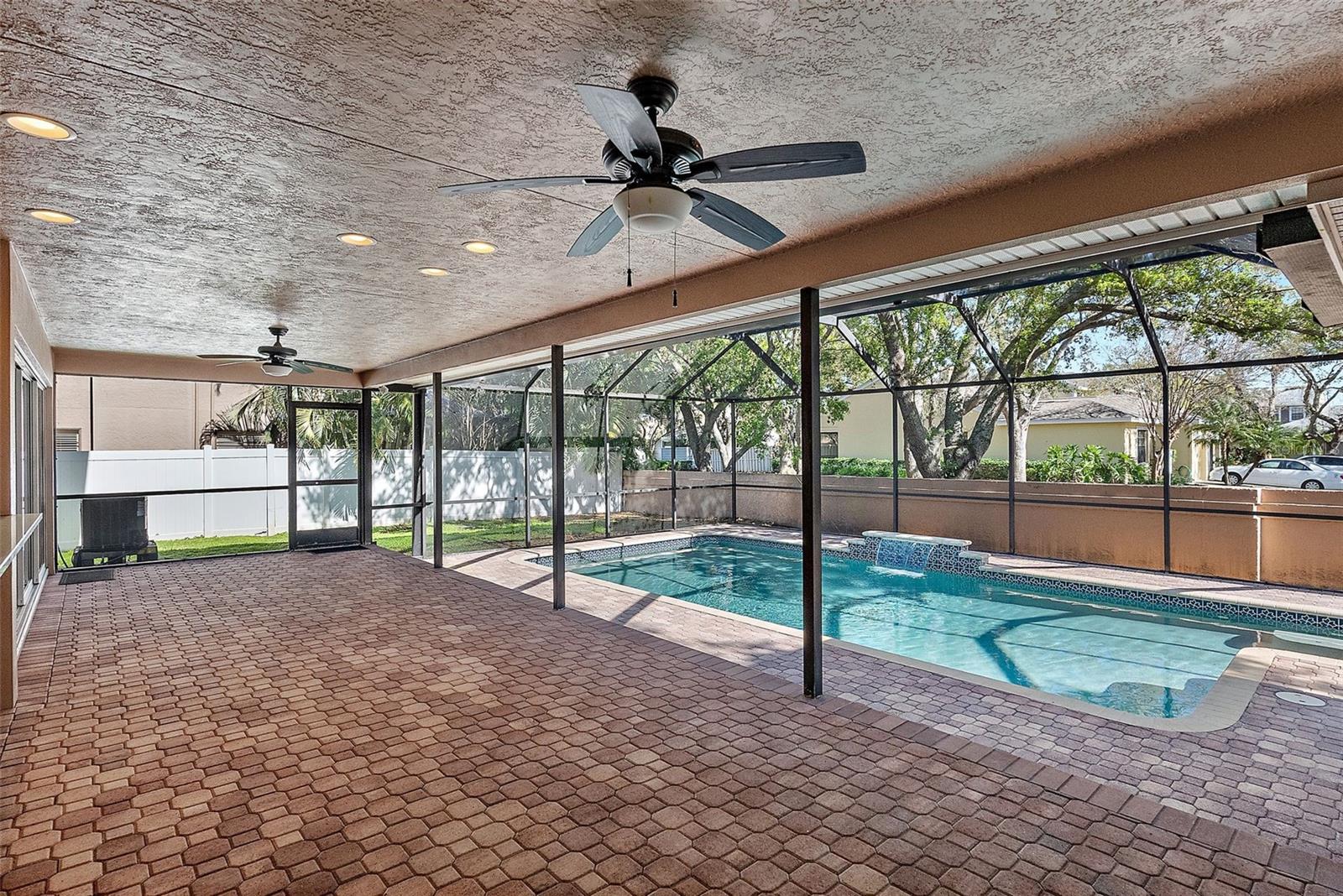 902 MARCO DR NE