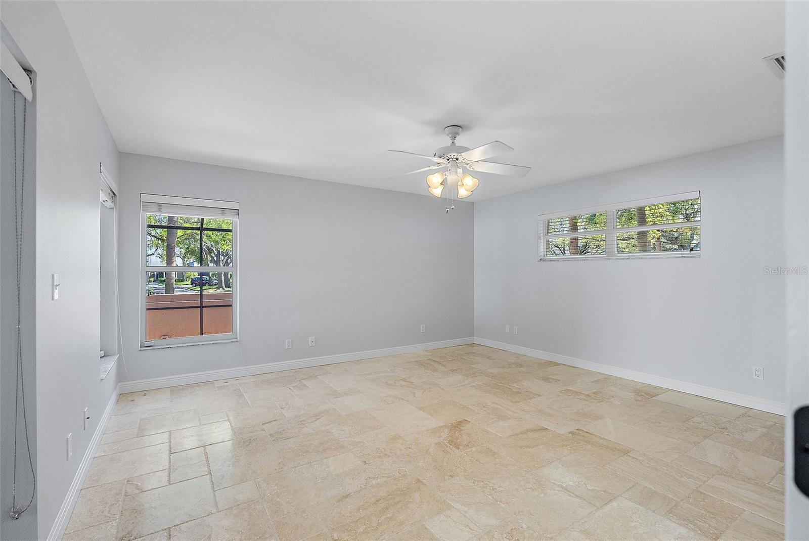 902 MARCO DR NE