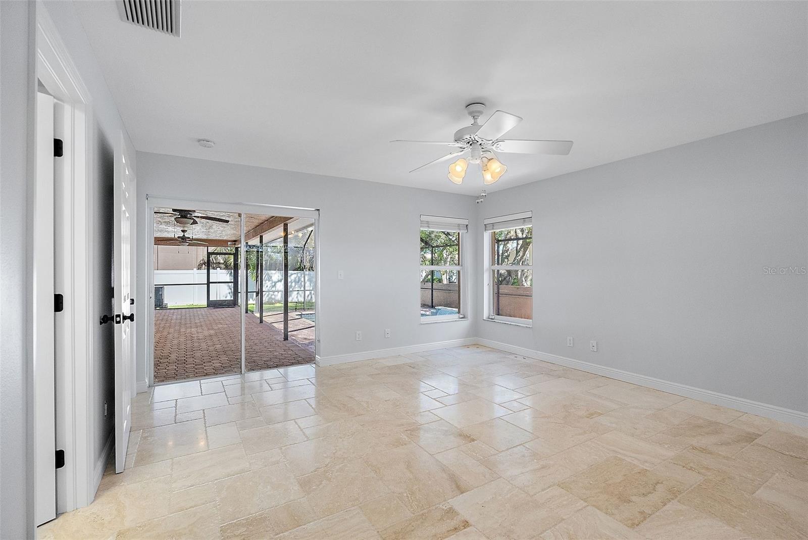 902 MARCO DR NE