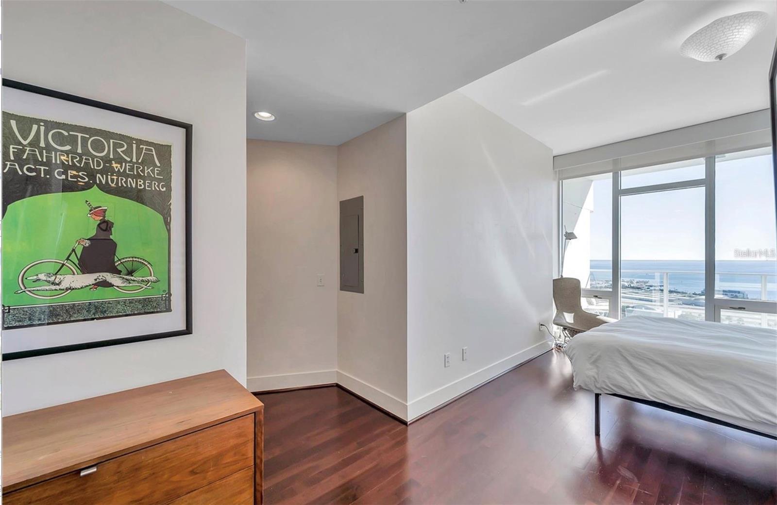 175 1ST ST S #2804
