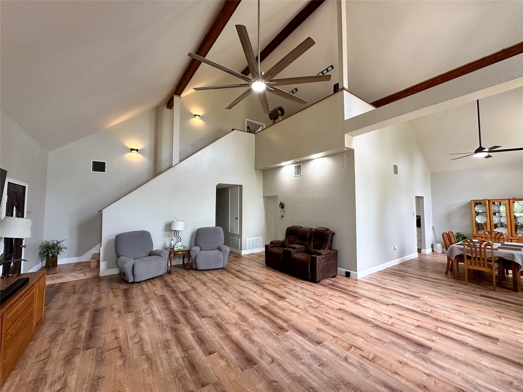 380 Woodlands DR