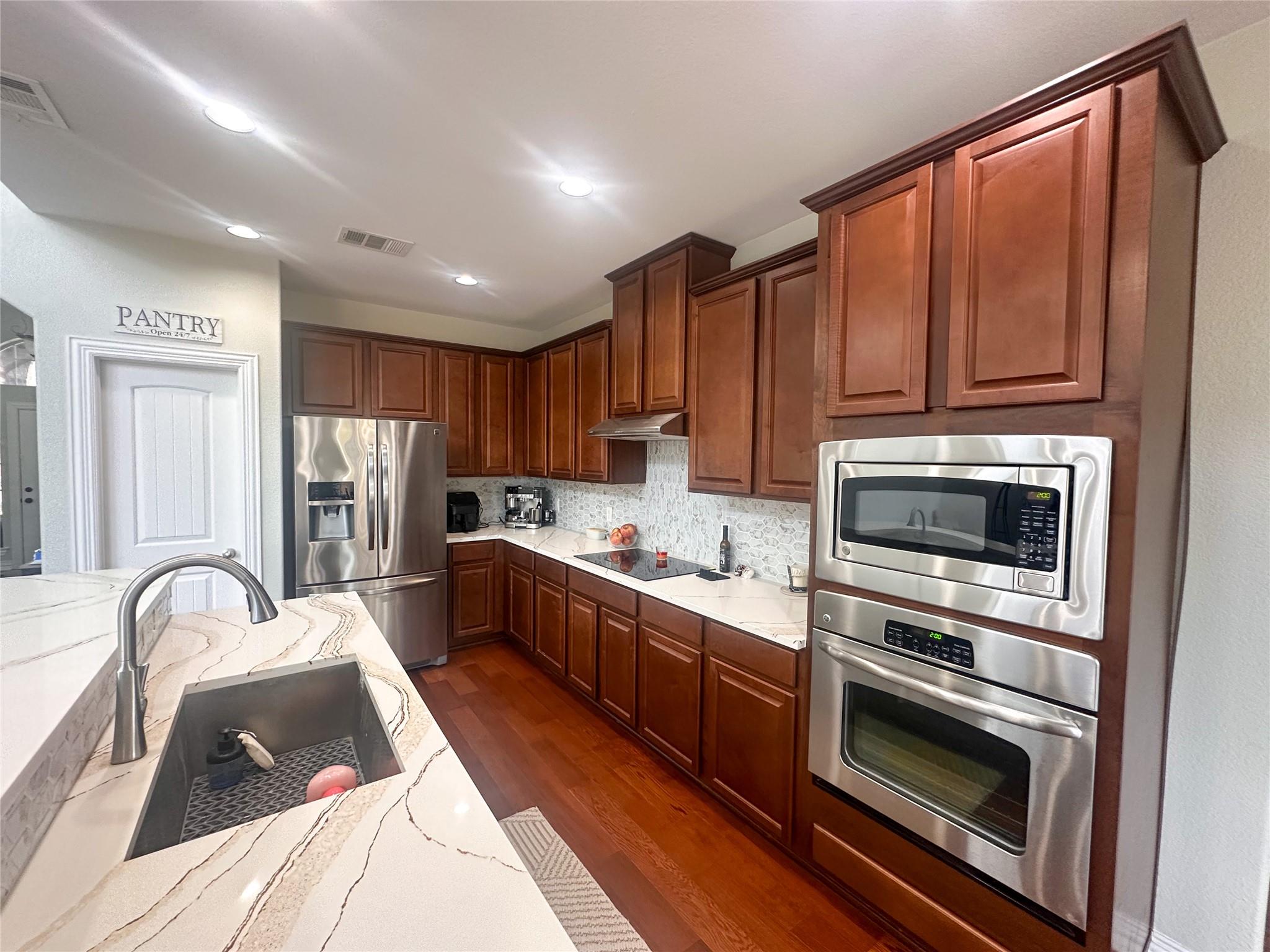 237 Cardinal DR