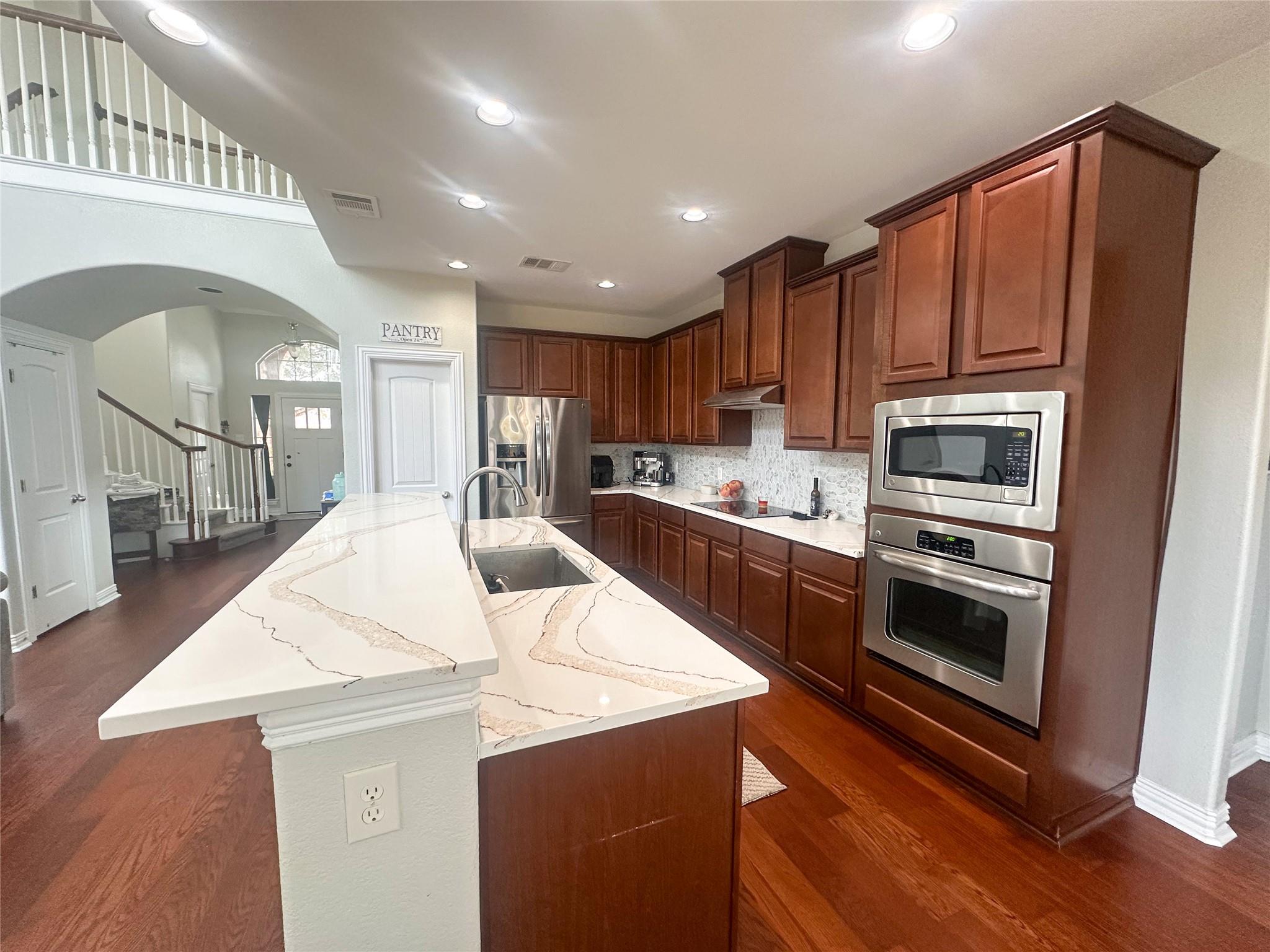 237 Cardinal DR