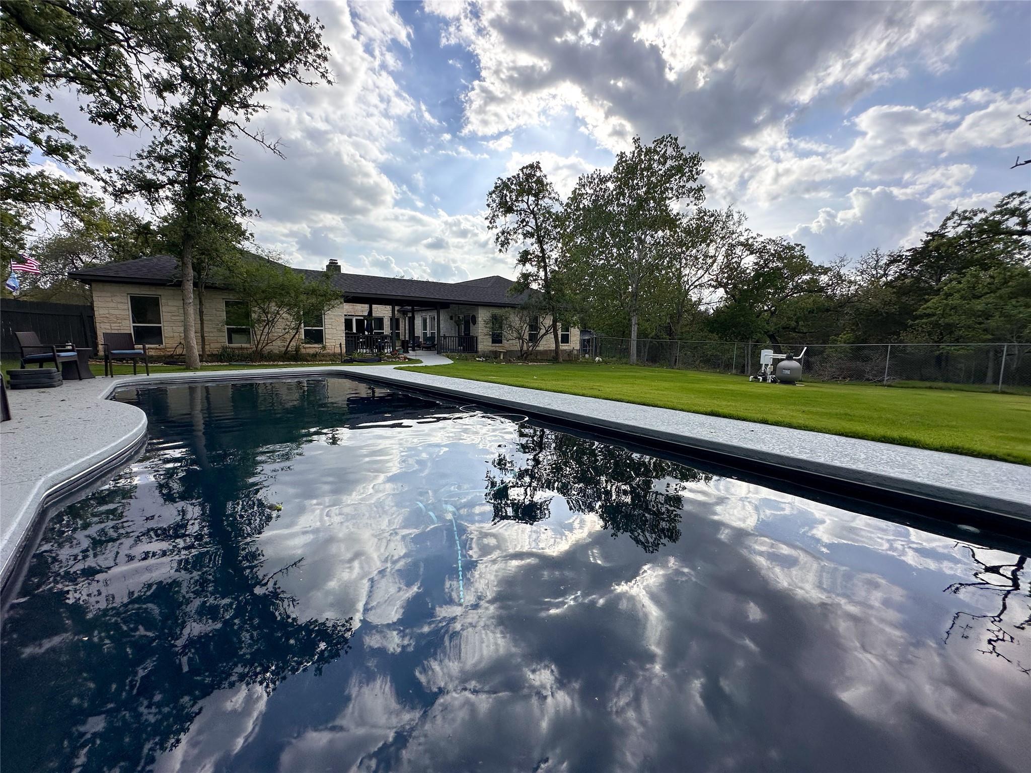 368 Woodlands DR