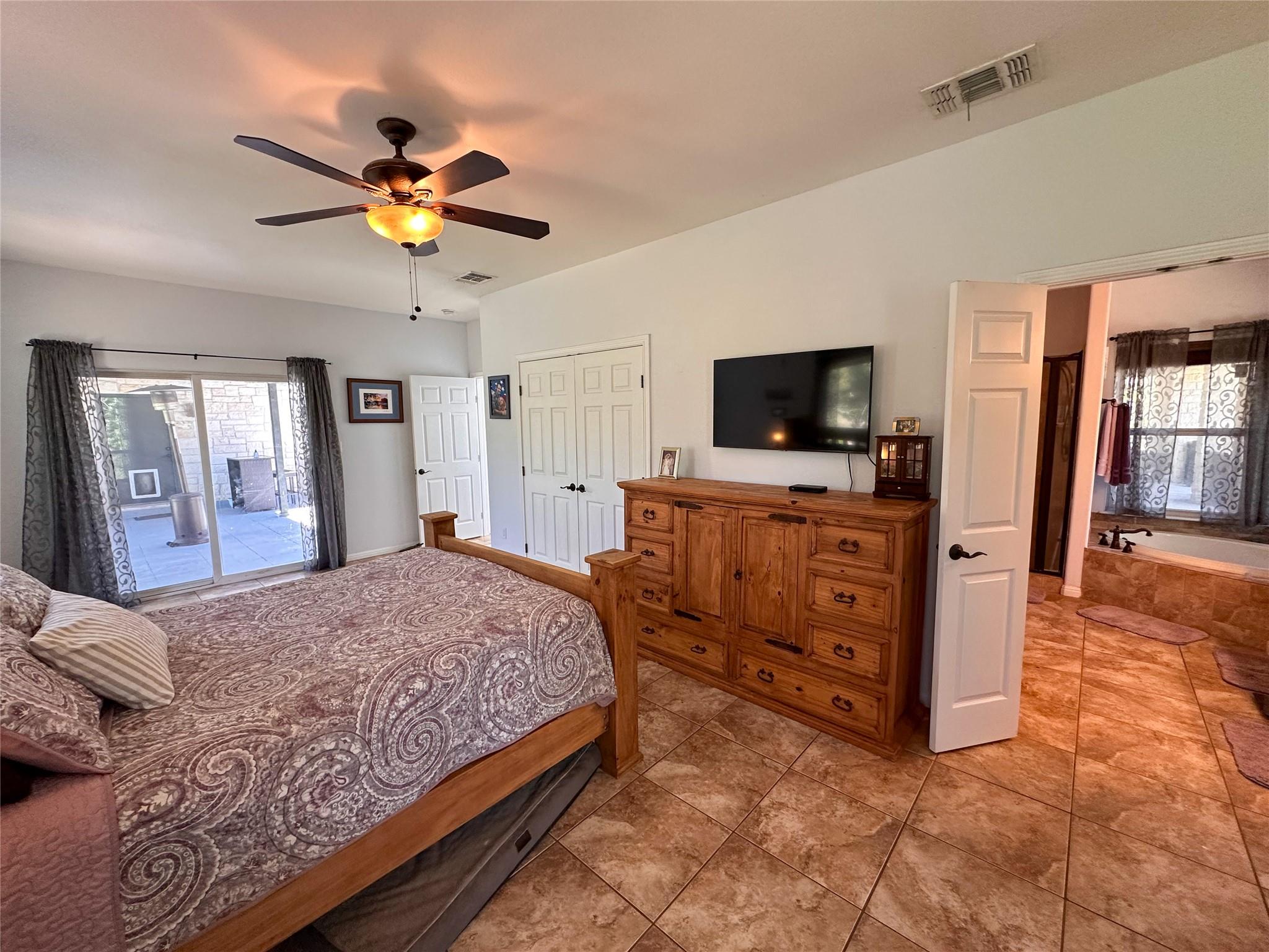 368 Woodlands DR